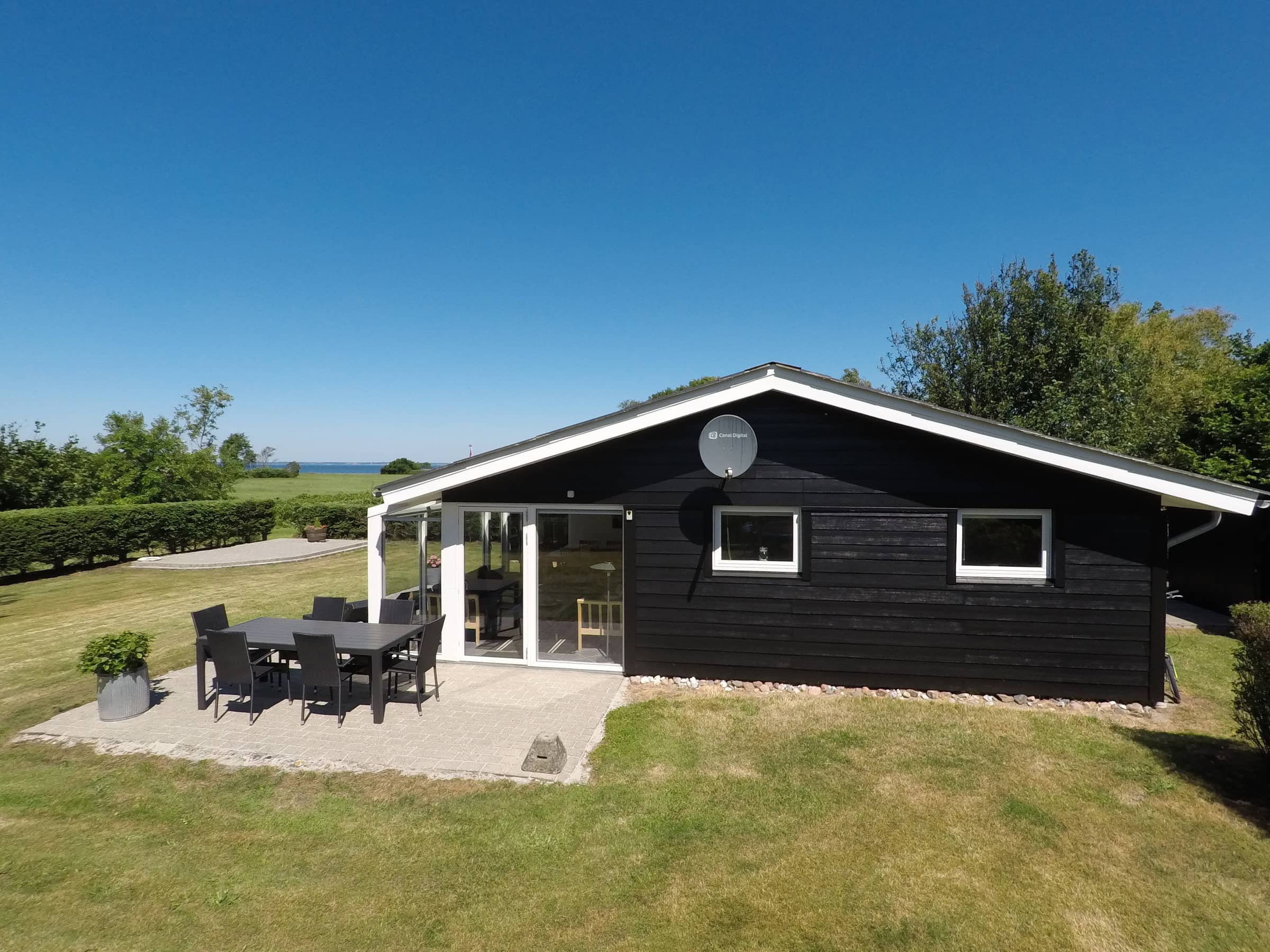 Lækkert sommerhus med sauna og kig til Østersøen  billede 4