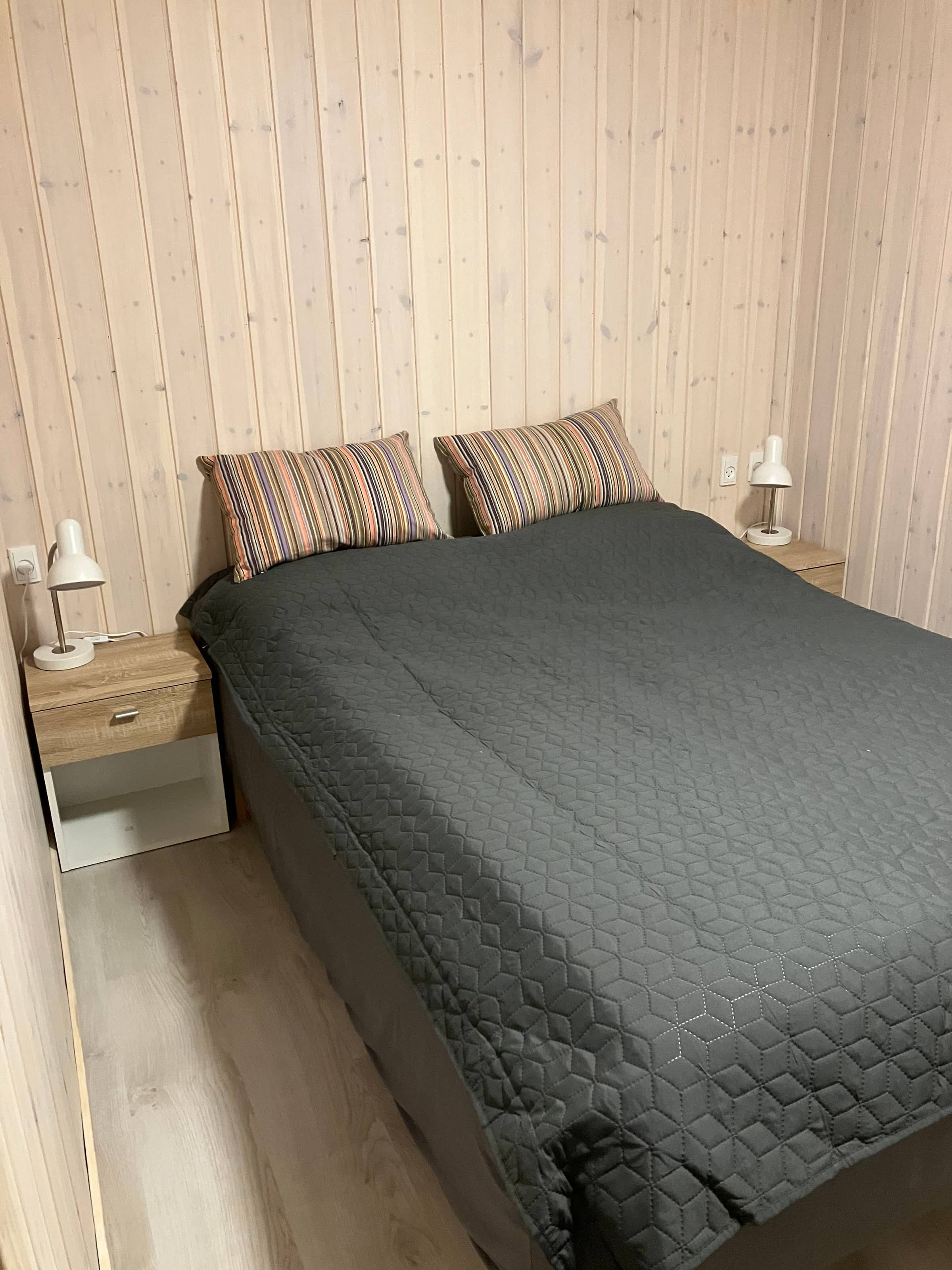 Naturskønt sommerhus med shelter og bålplads billede 2