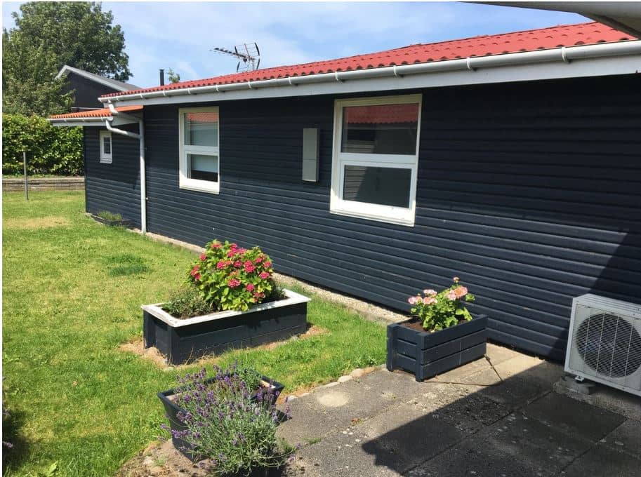 Sommerhus nær stranden i populært sommerhusområde billede 2