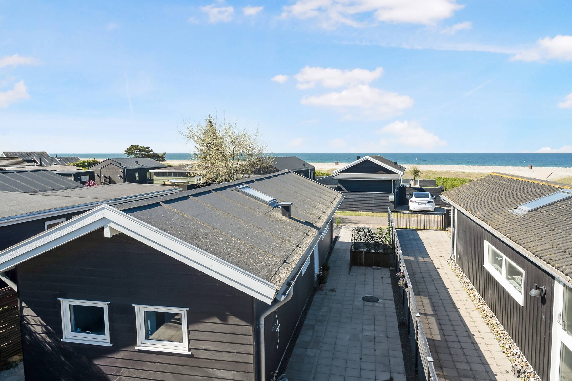 Lækkert sommerhus et stenkast fra vandkanten billede 2