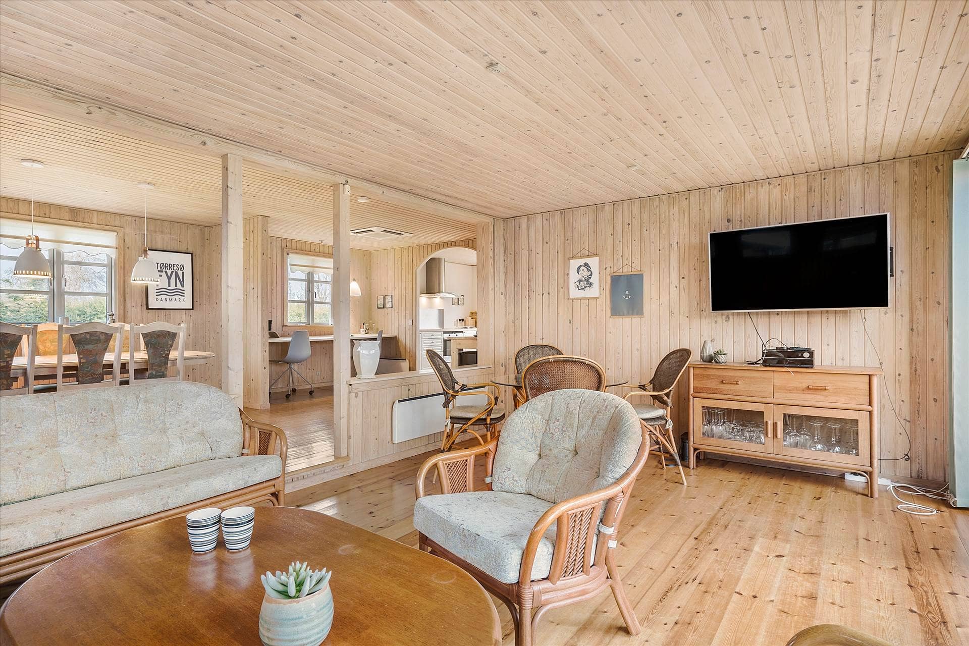 Dejligt sommerhus på strandkanten ved Tørresø billede 4