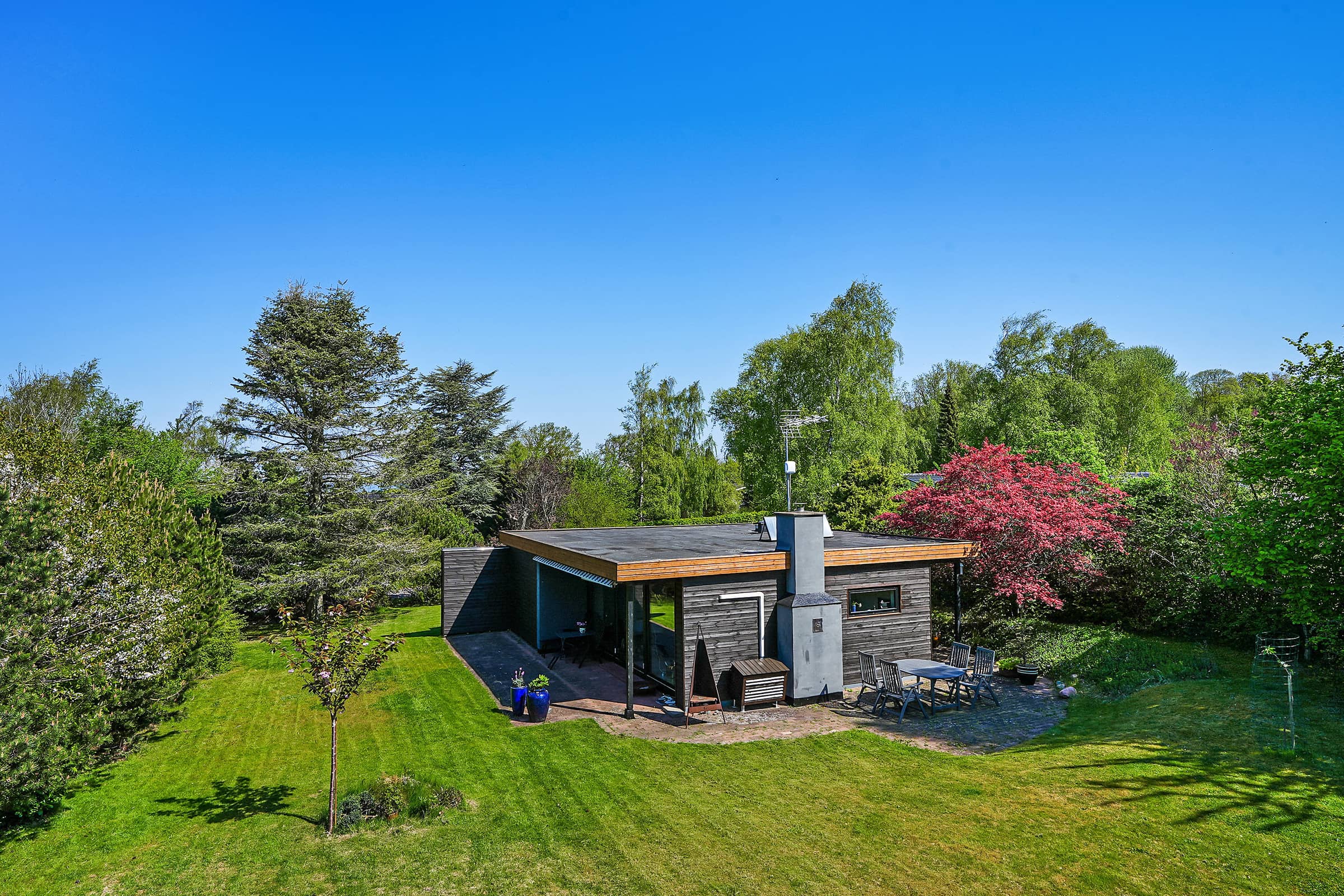 Lækkert sommerhus tæt by og strand billede 2