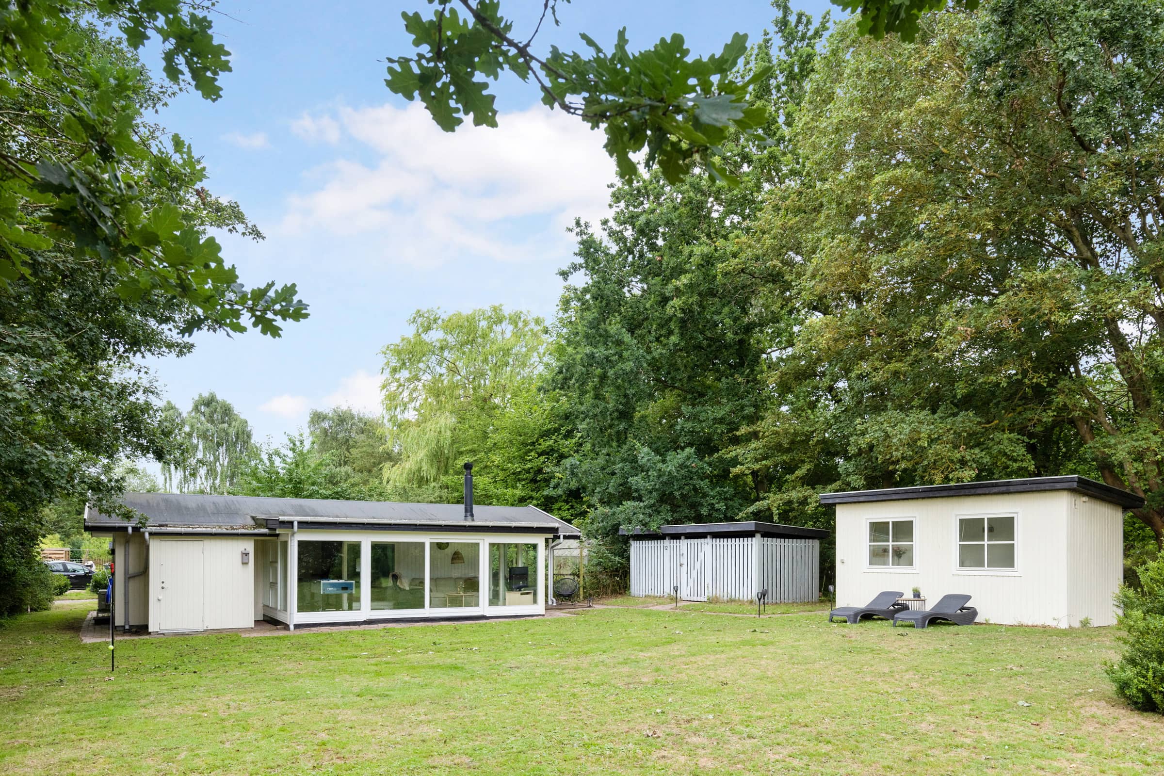 Nyrenoveret sommerhus midt i skoven billede 4