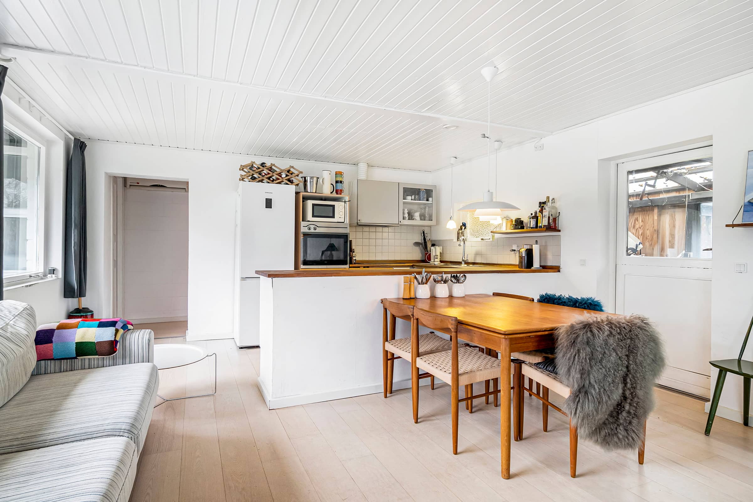 Sommerhus nær vand, skov og Møns Klint billede 5