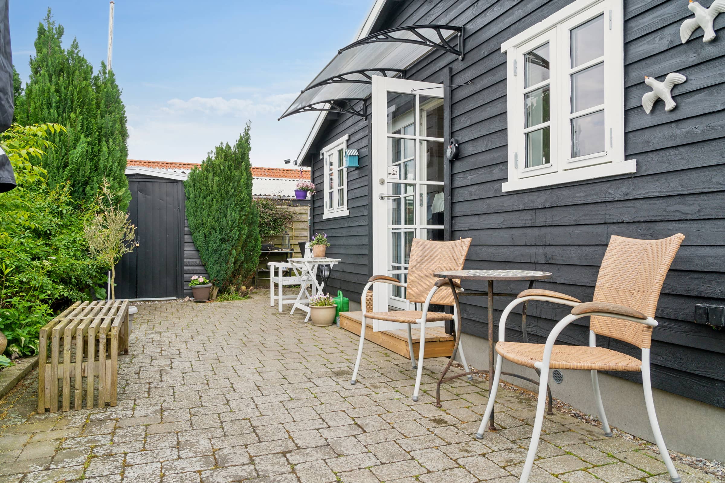 Sommerhus tæt på strand og flere restaurationer. billede 2