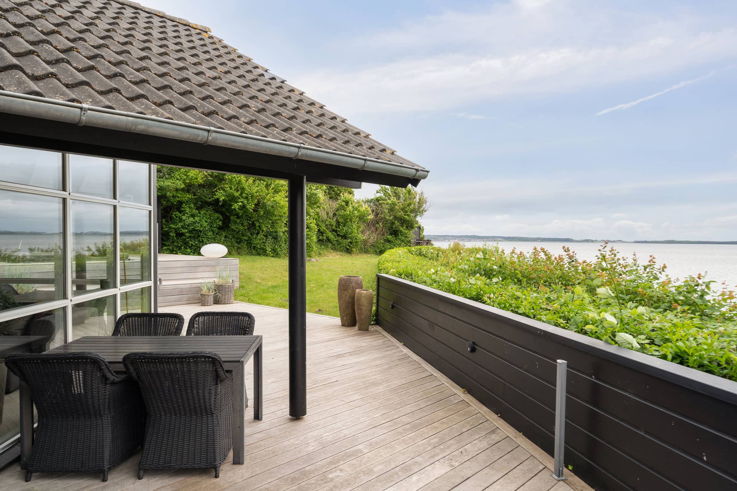 Lækkert sommerhus med panoramaudsigt og udespa billede 3