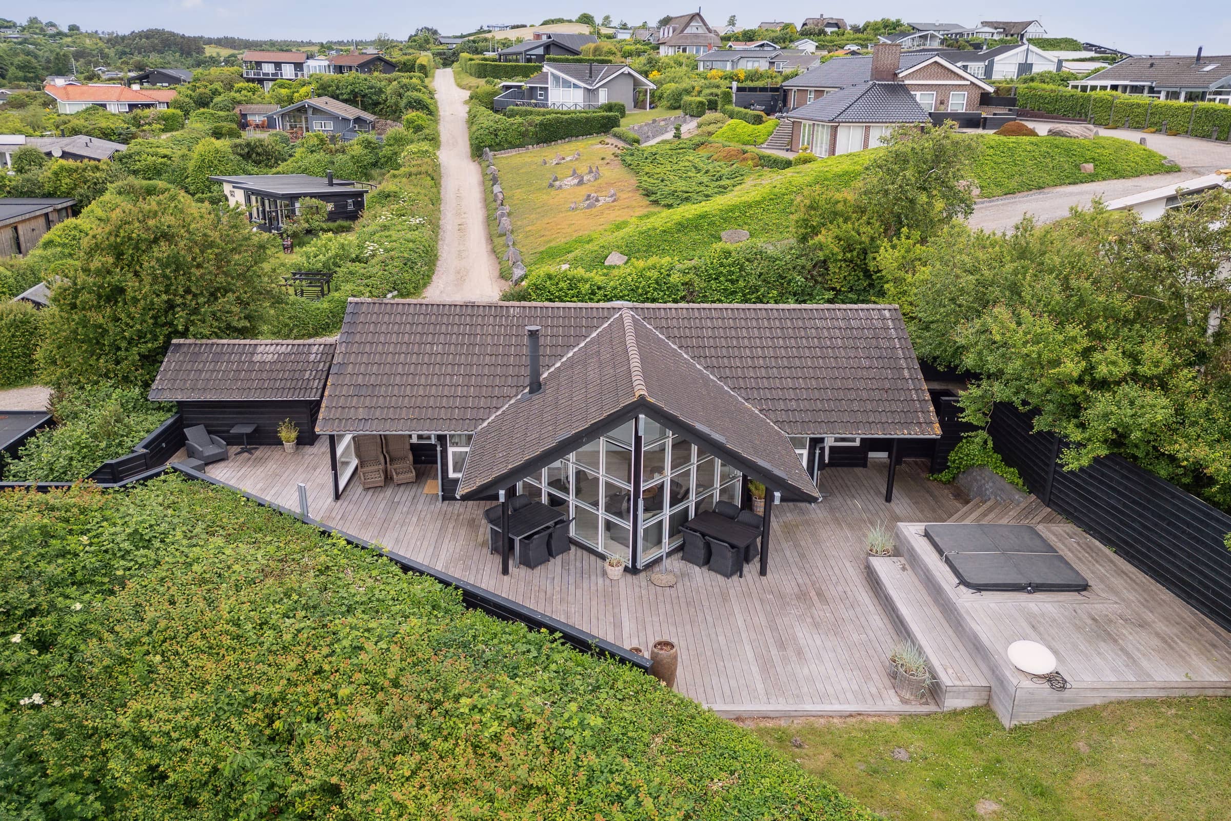 Lækkert sommerhus med panoramaudsigt og udespa billede 4