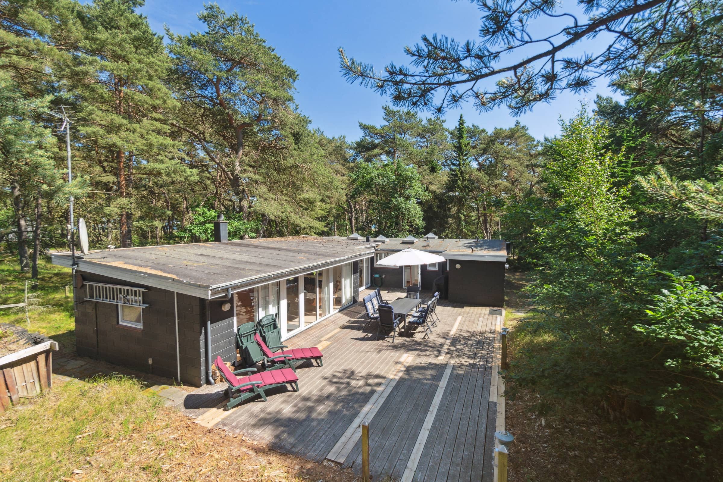  Dejligt sommerhus med sauna og terrasse billede 4