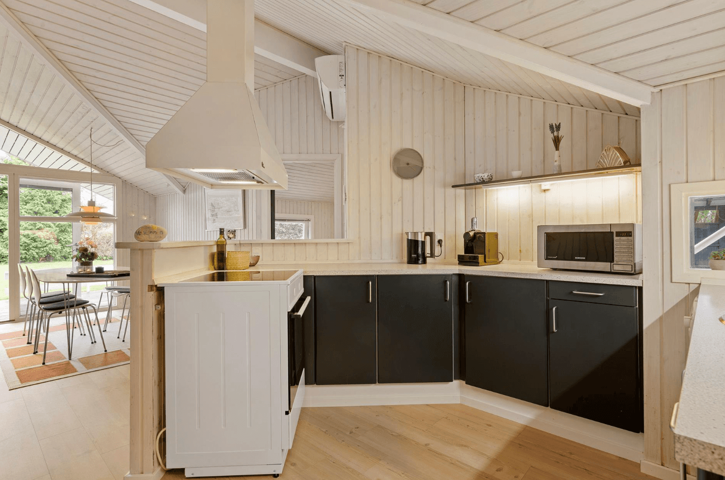 Sommerhus med privat have, tæt på natur og strand billede 2