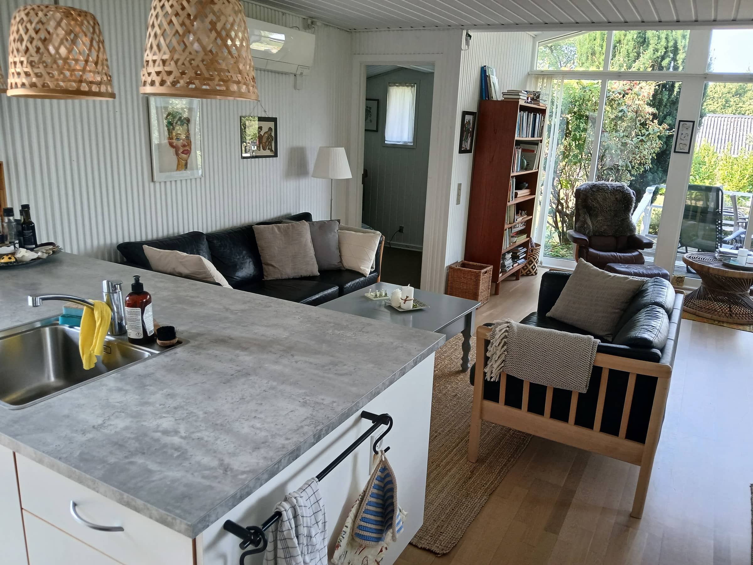 Sommerhusidyl nær vandet med plads til familien billede 5