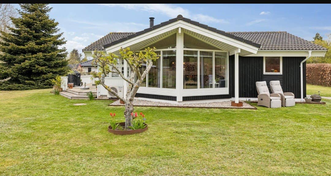 Hyggeligt og velholdt sommerhus billede 2