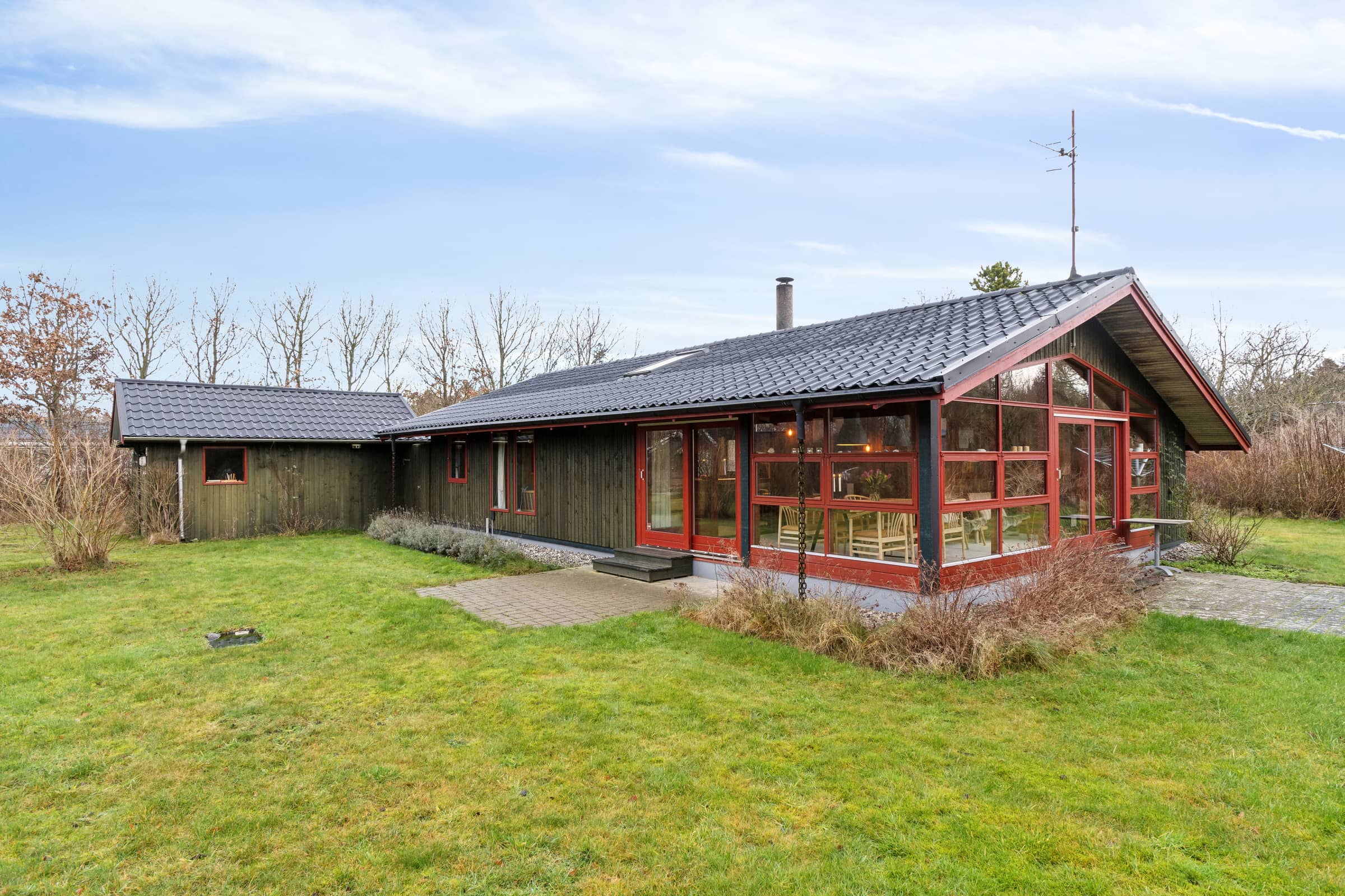 Hyggeligt sommerhus i Trend billede 2