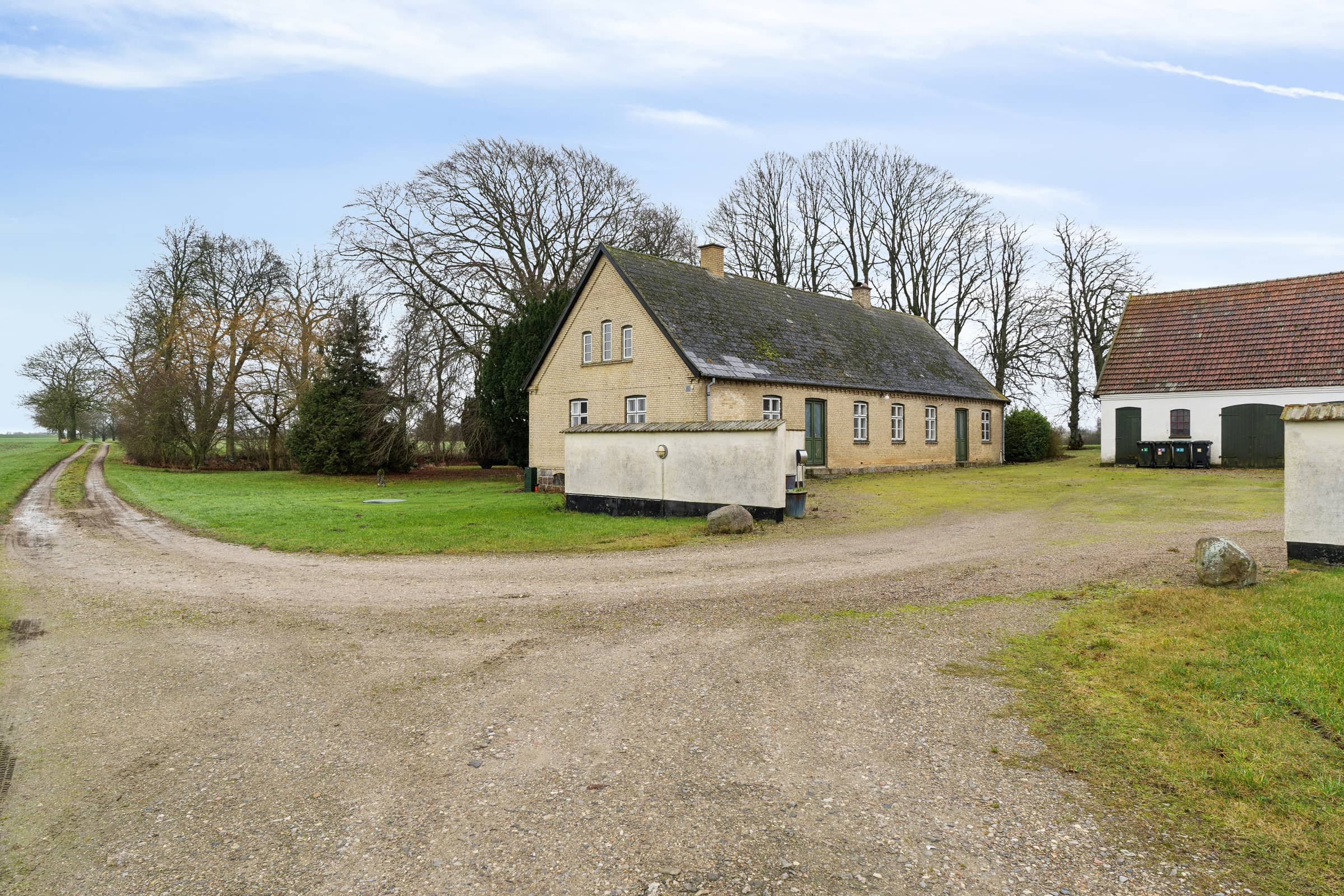 Hyggelig landejendom med gode fiskemuligheder billede 2
