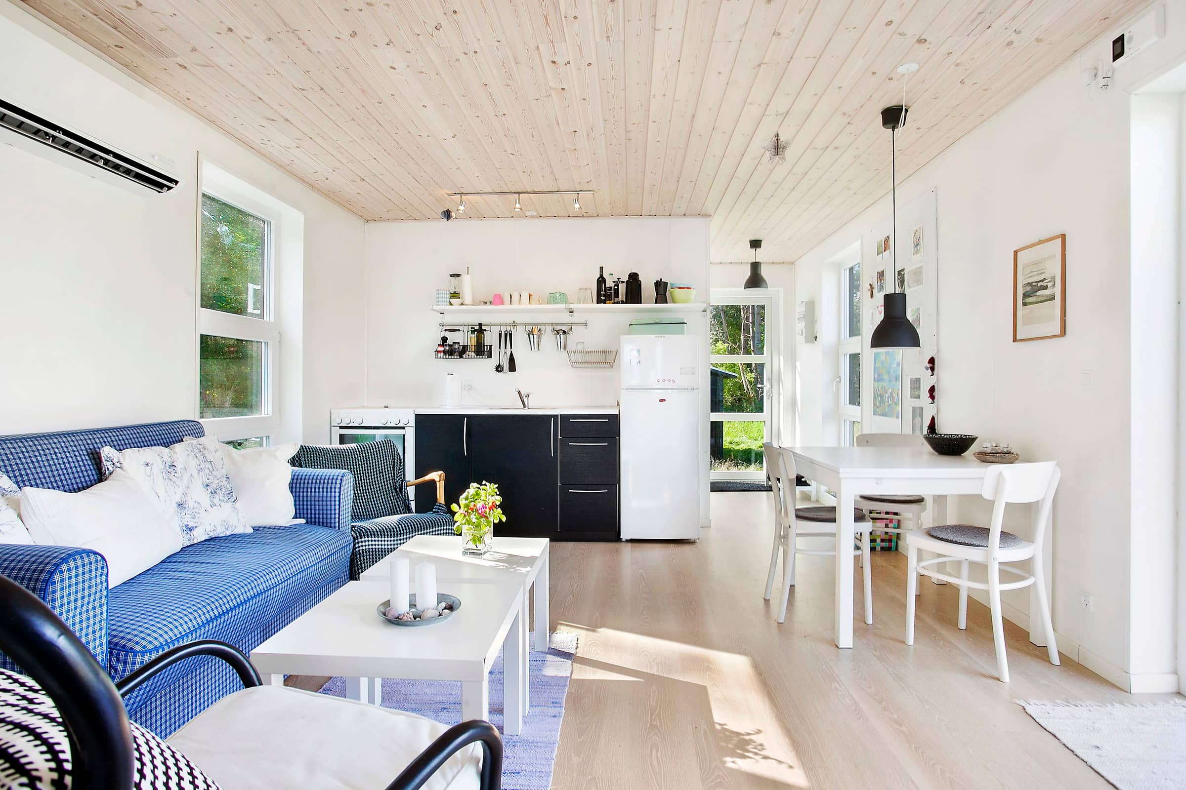 Dejligt sommerhus tæt på vandet billede 4