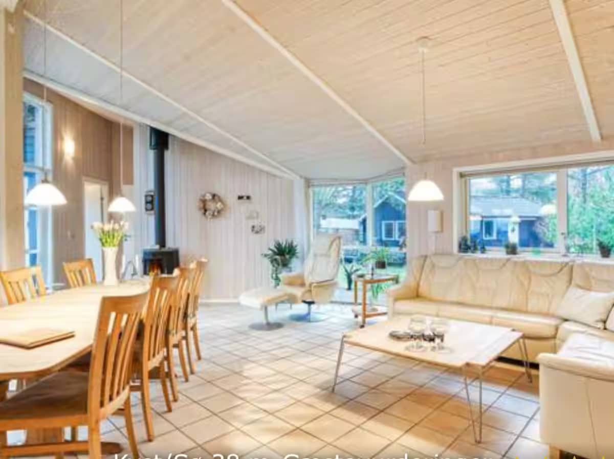 Sommerhus direkte til strand og med havudsigt  billede 3
