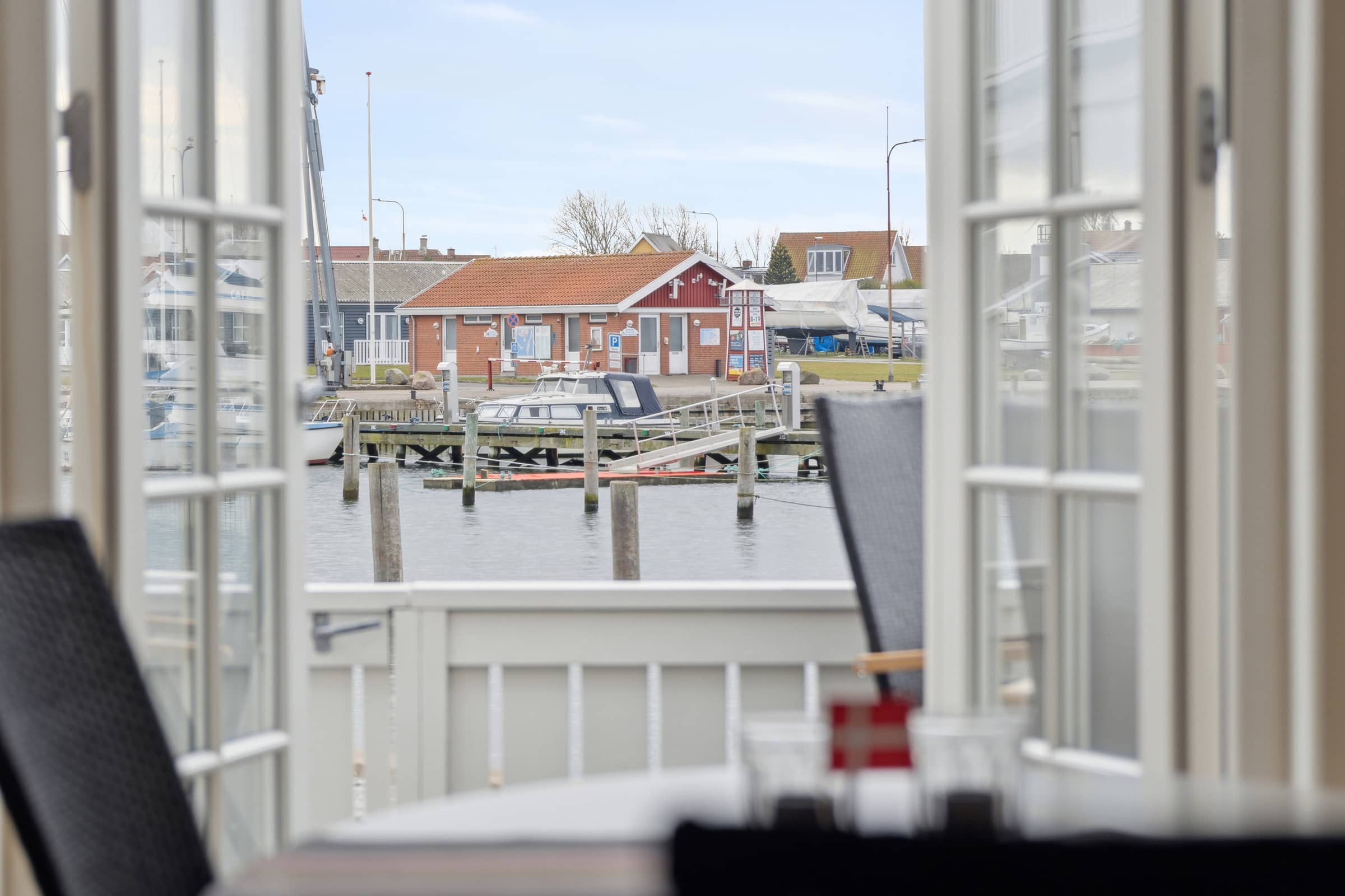 Dejligt feriehus med udsigt til havnen billede 2