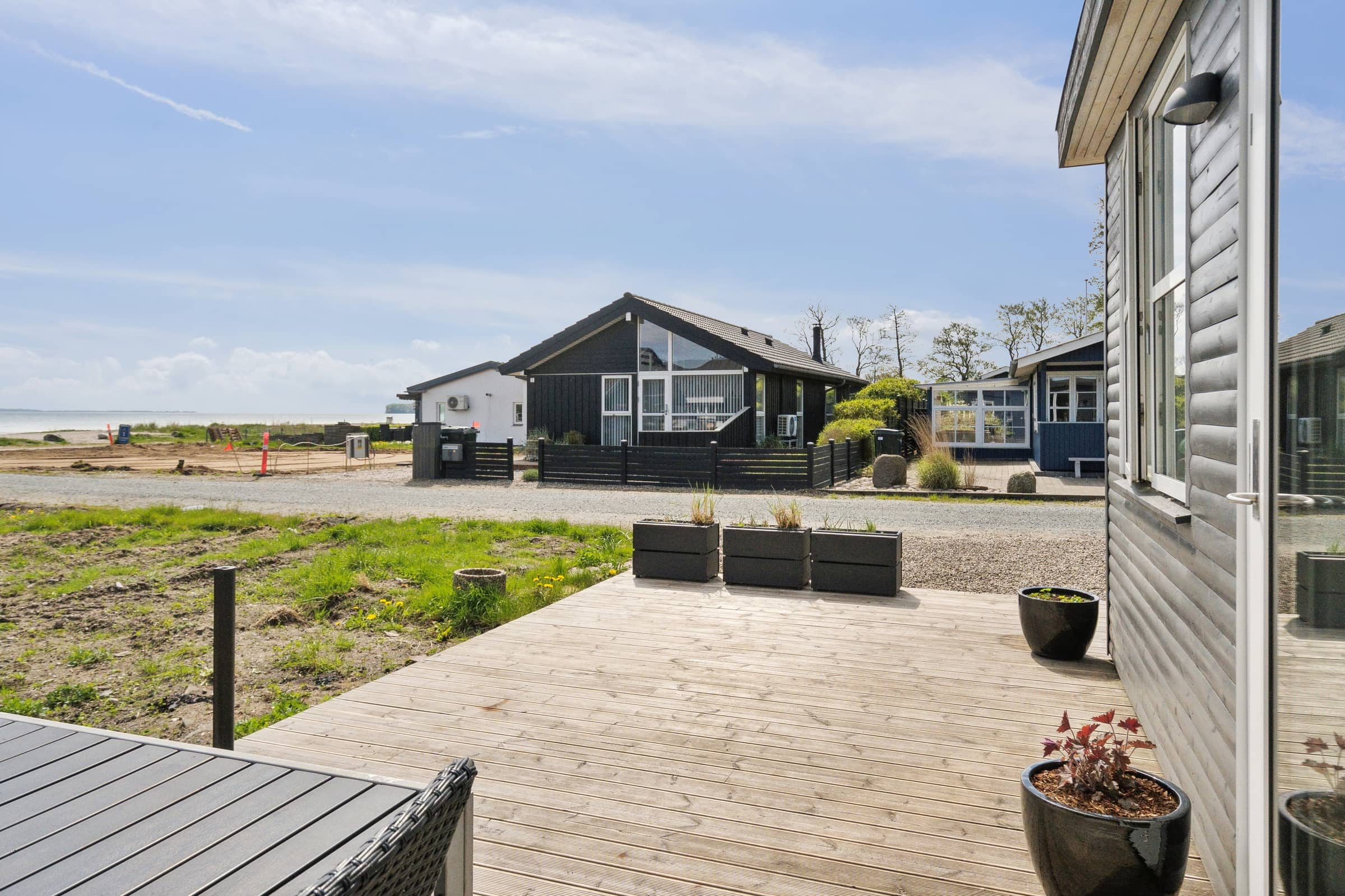 Dejligt lyst sommerhus med havudsigt billede 4