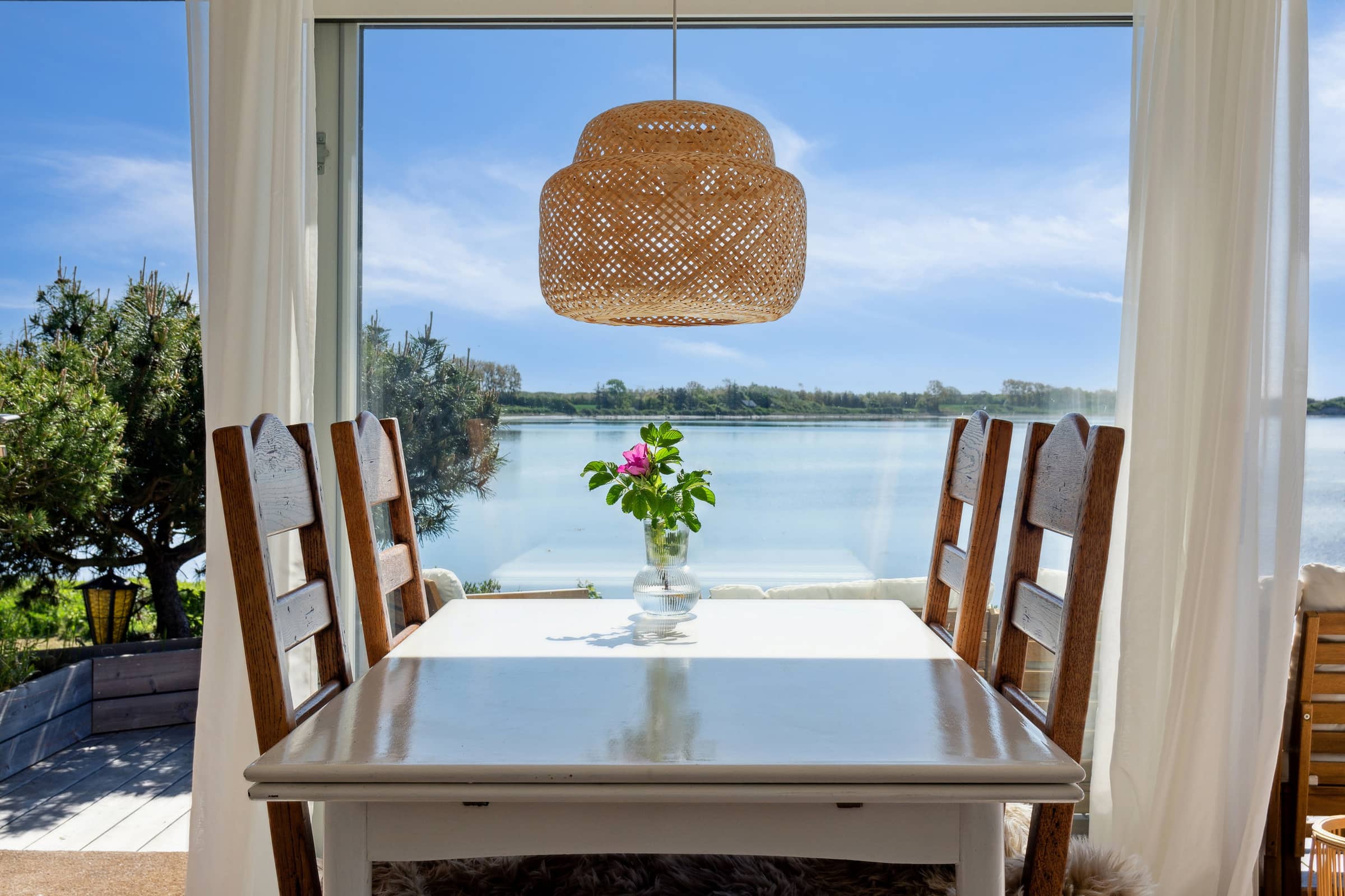 Nyistandsat sommerhus med herlig panoramaudsigt billede 5