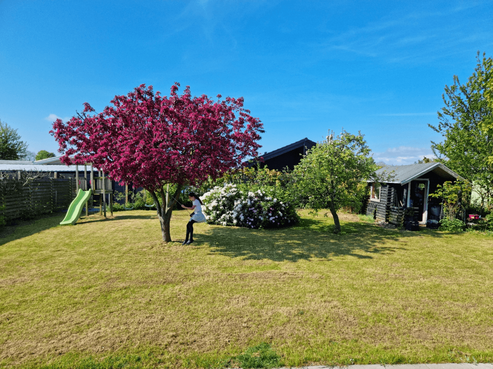 Hyggeligt sommerhus nær vandet billede 2