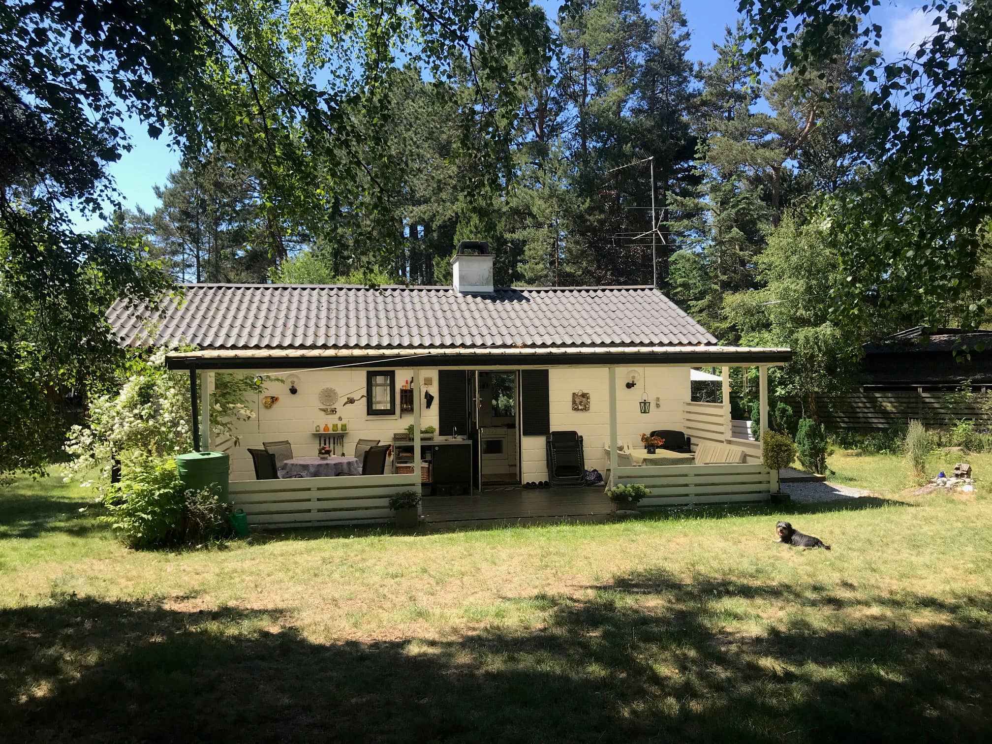 Hyggeligt nyrenoveret hus på stor privat grund. billede 4