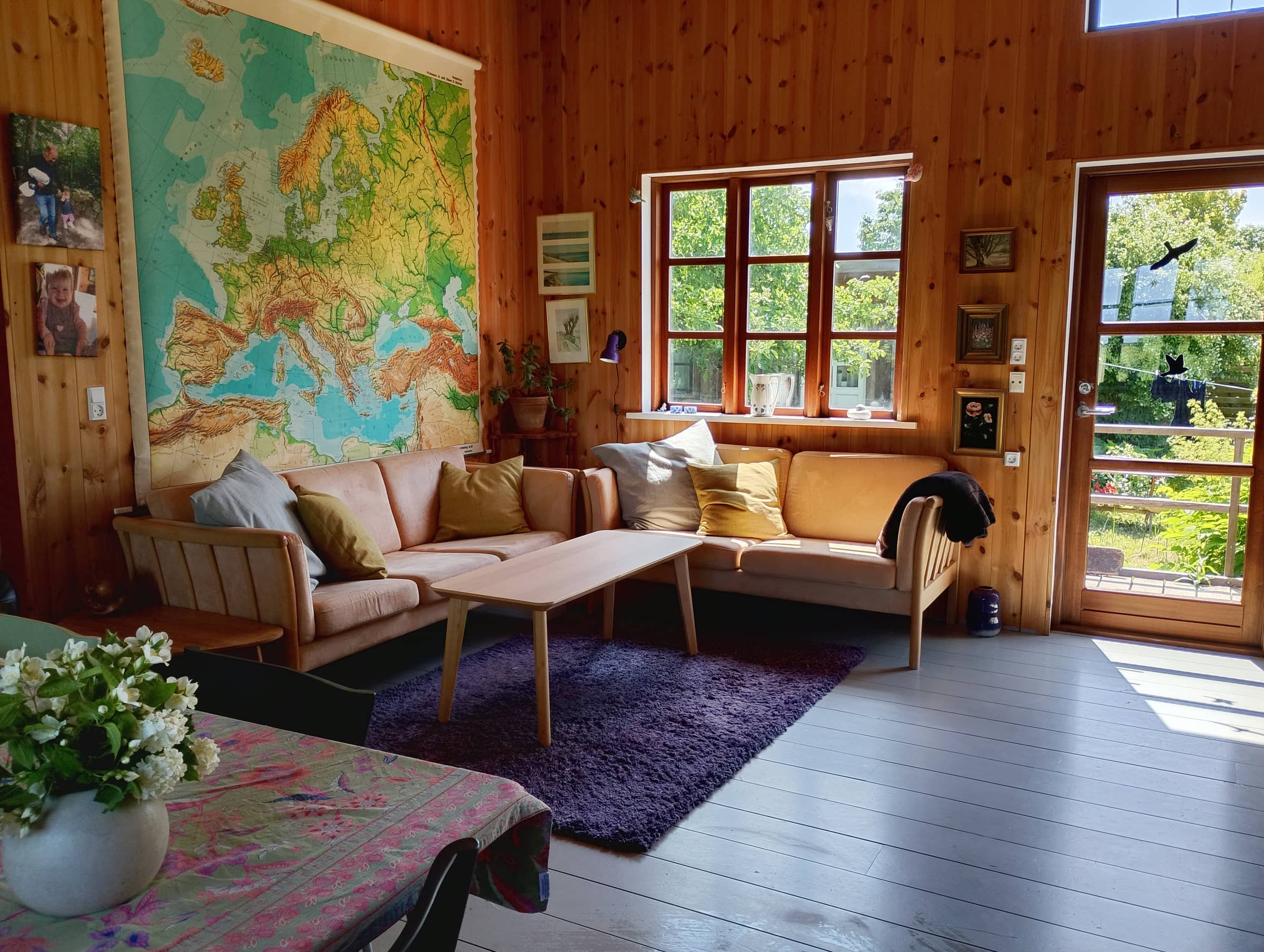 Roligt sommerhus med udsigt og nær fjordstier billede 4