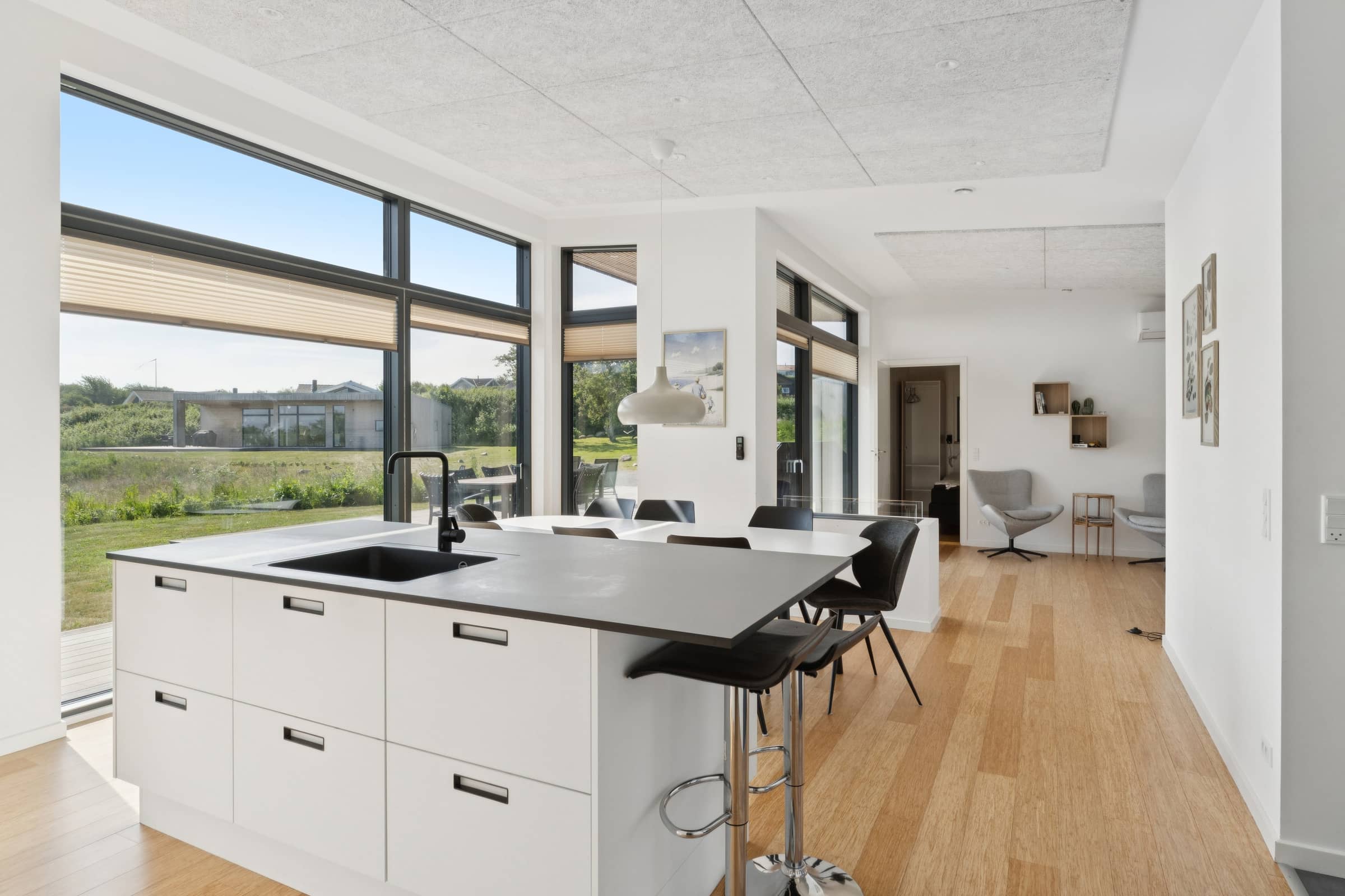 Ferie med komfort, natur og moderne design billede 5