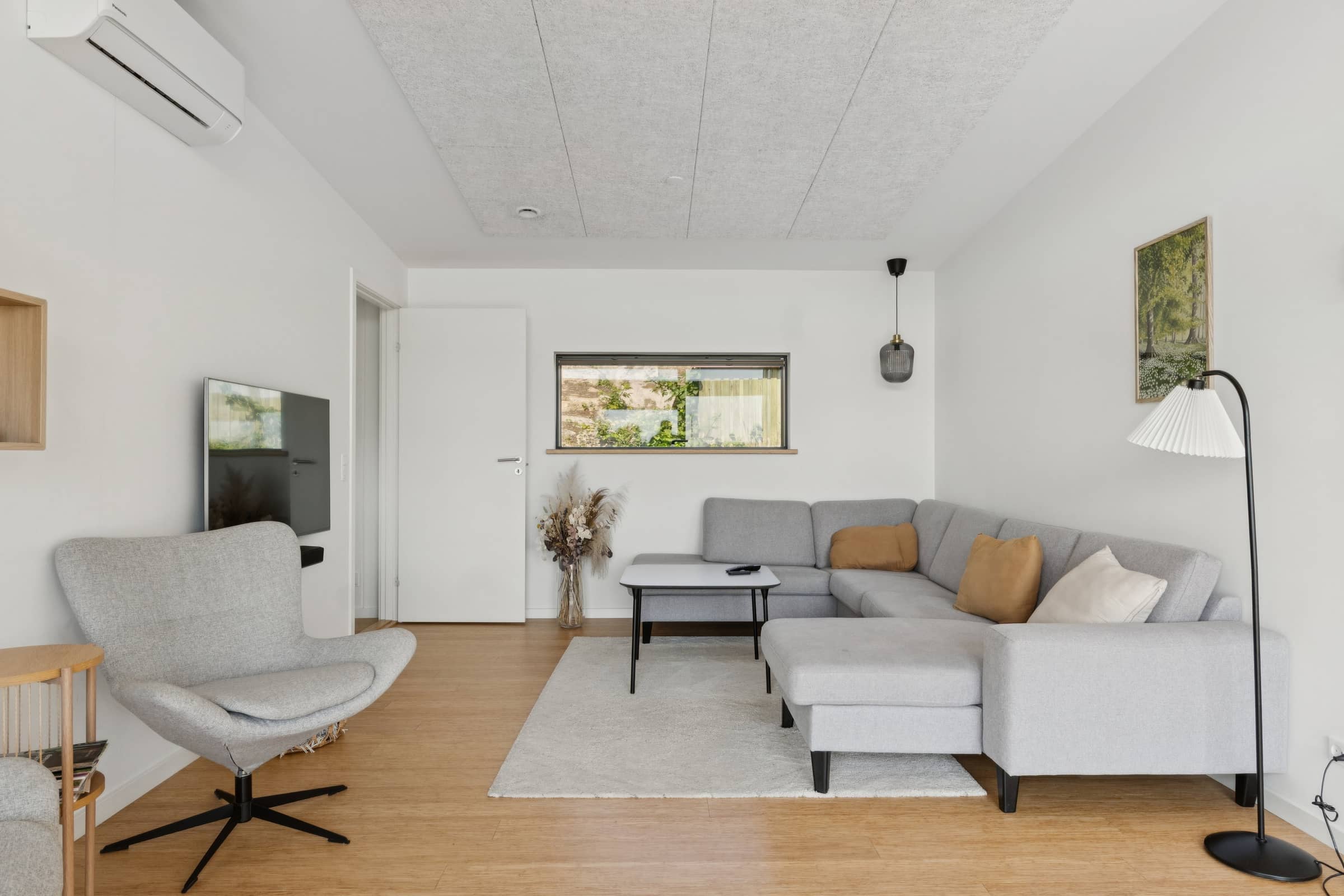 Ferie med komfort, natur og moderne design billede 3