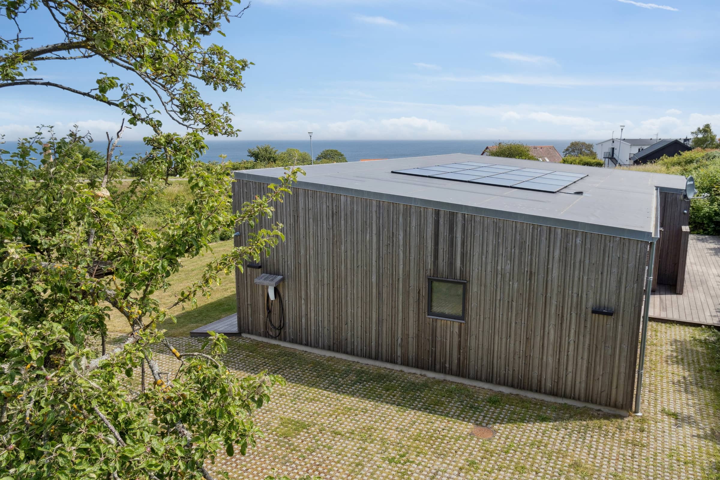 Havudsigt og hygge i arkitekttegnet hus billede 2