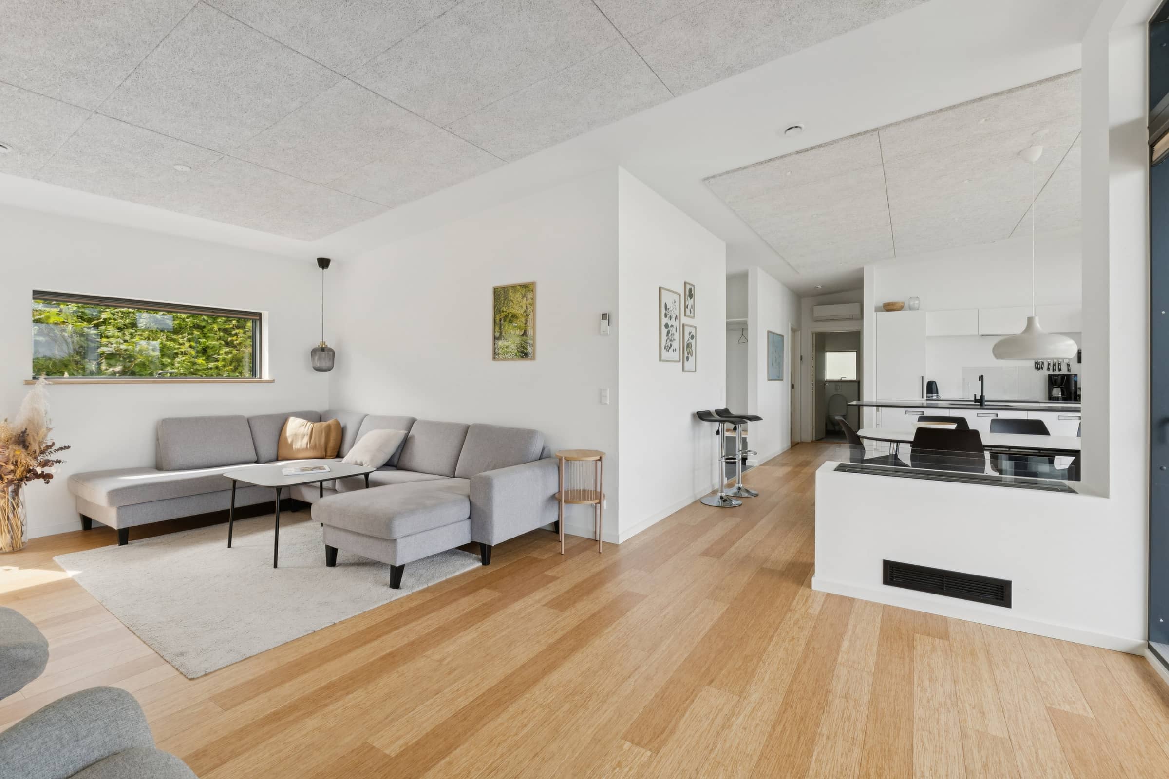 Havudsigt og hygge i arkitekttegnet hus billede 5