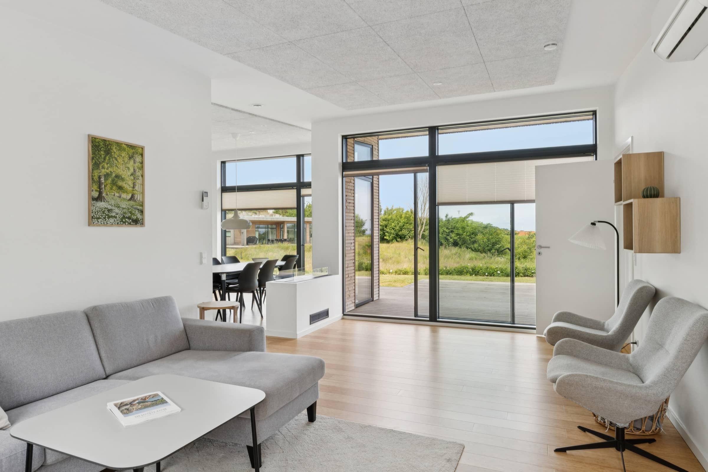 Havudsigt og hygge i arkitekttegnet hus billede 4