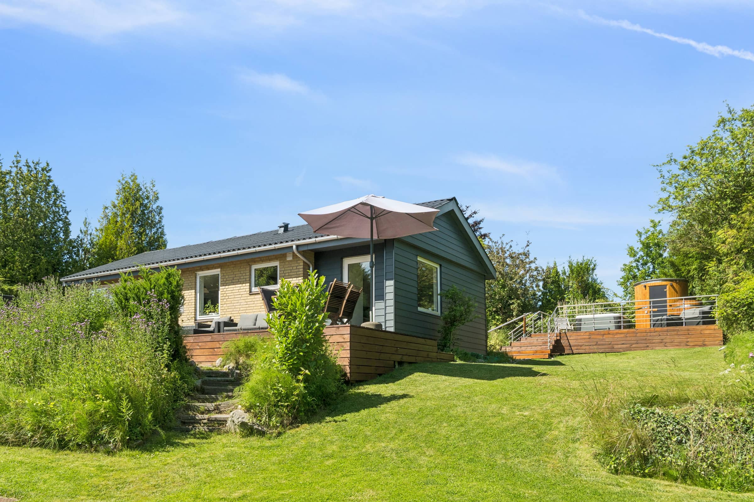 Sommerhus med spa, sauna og havudsigt billede 5