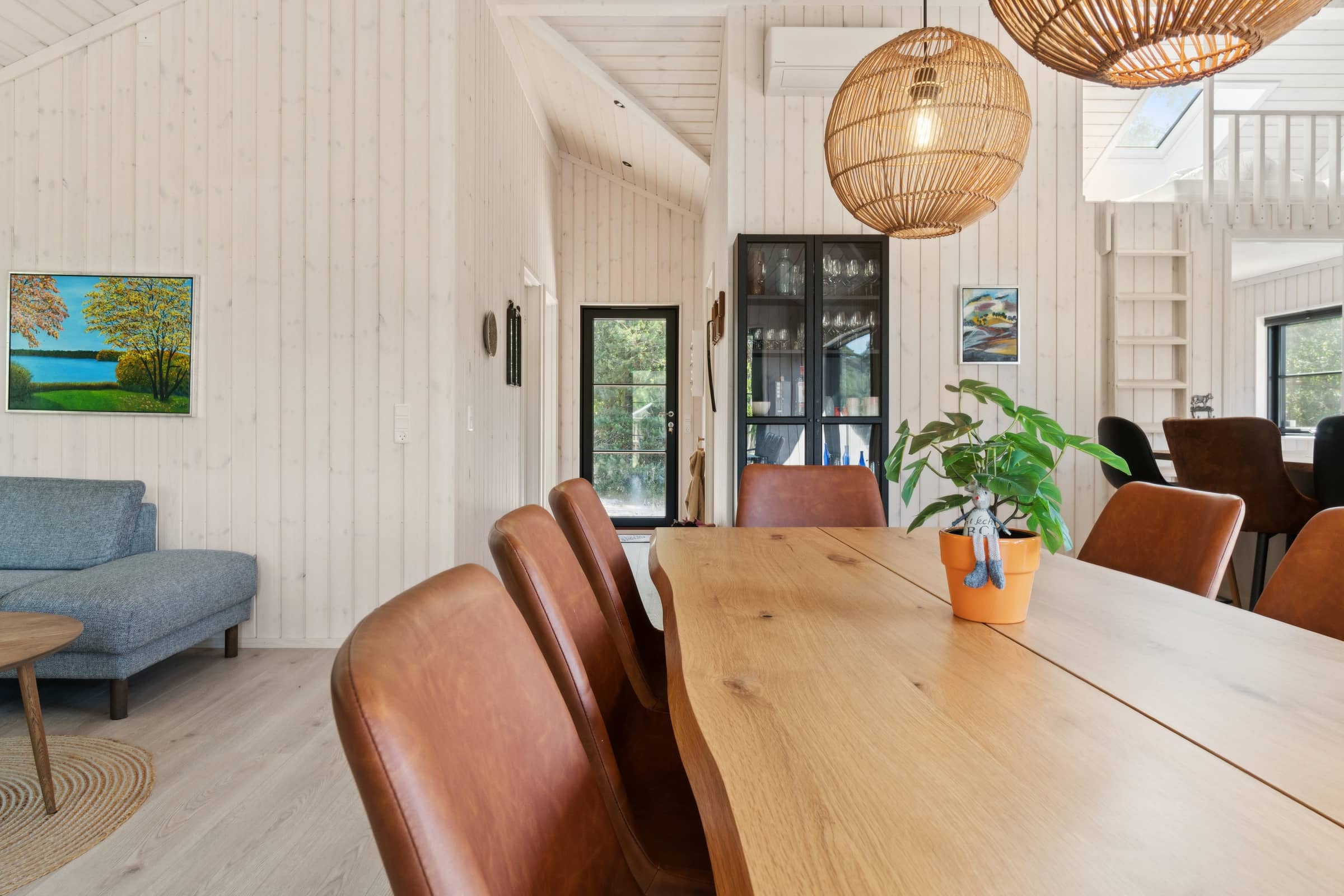 Moderne feriehus nær strand og skøn natur billede 5