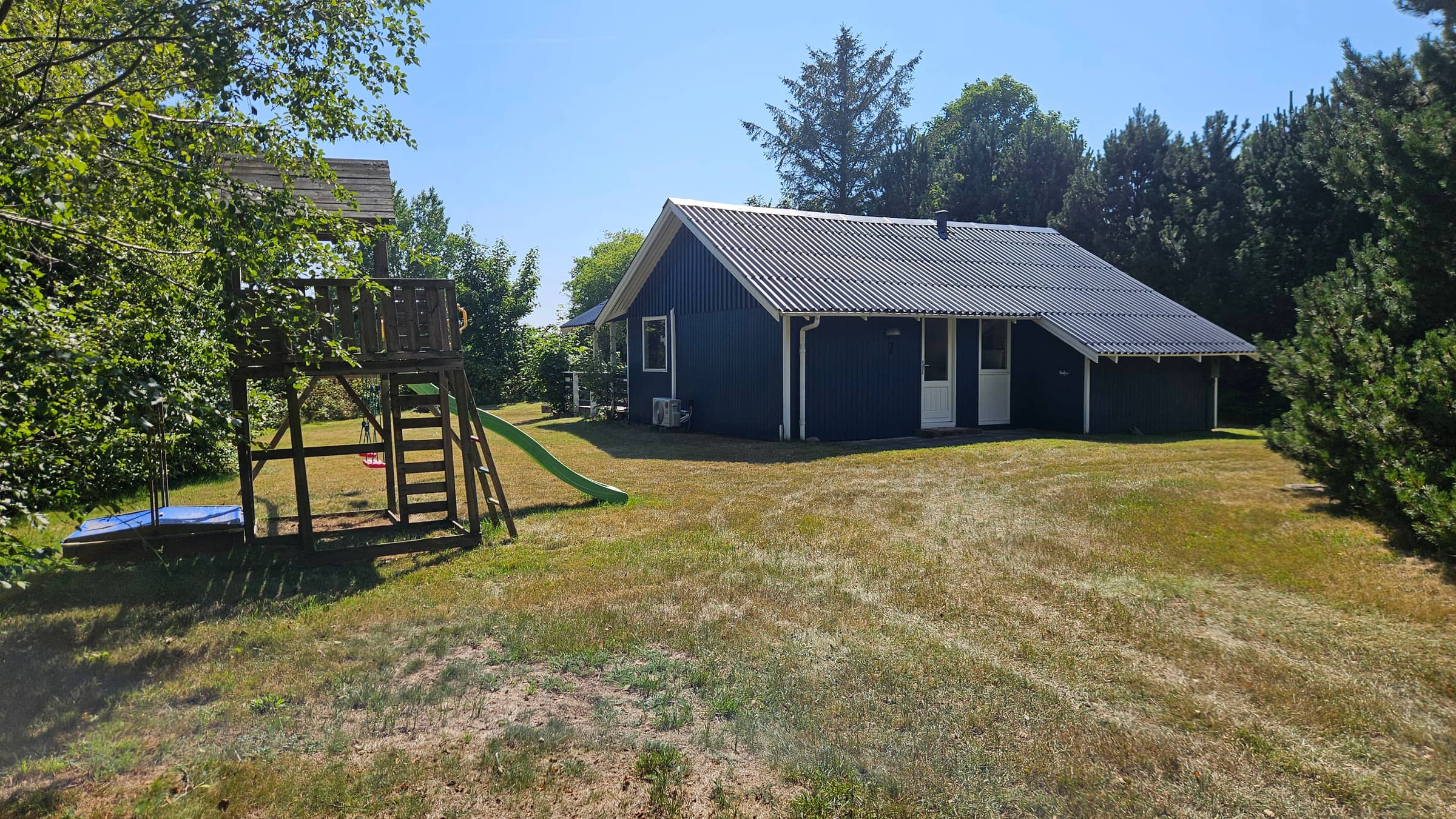 Velkommen til vores charmerende lille sommerhus! billede 3