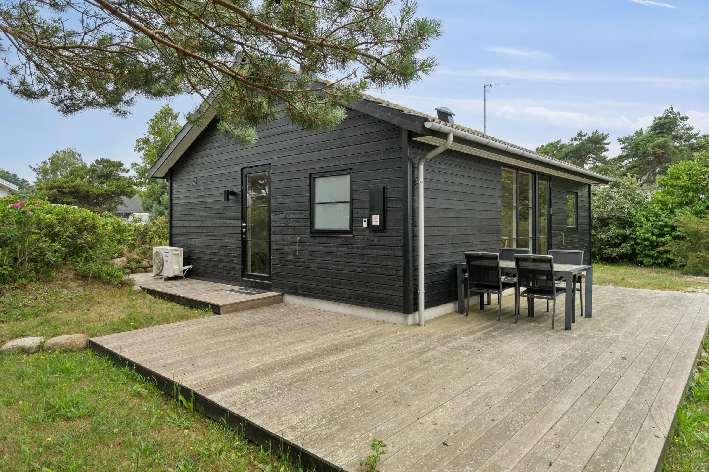 Idyllisk sommerhus direkte til Balka stranden billede 4