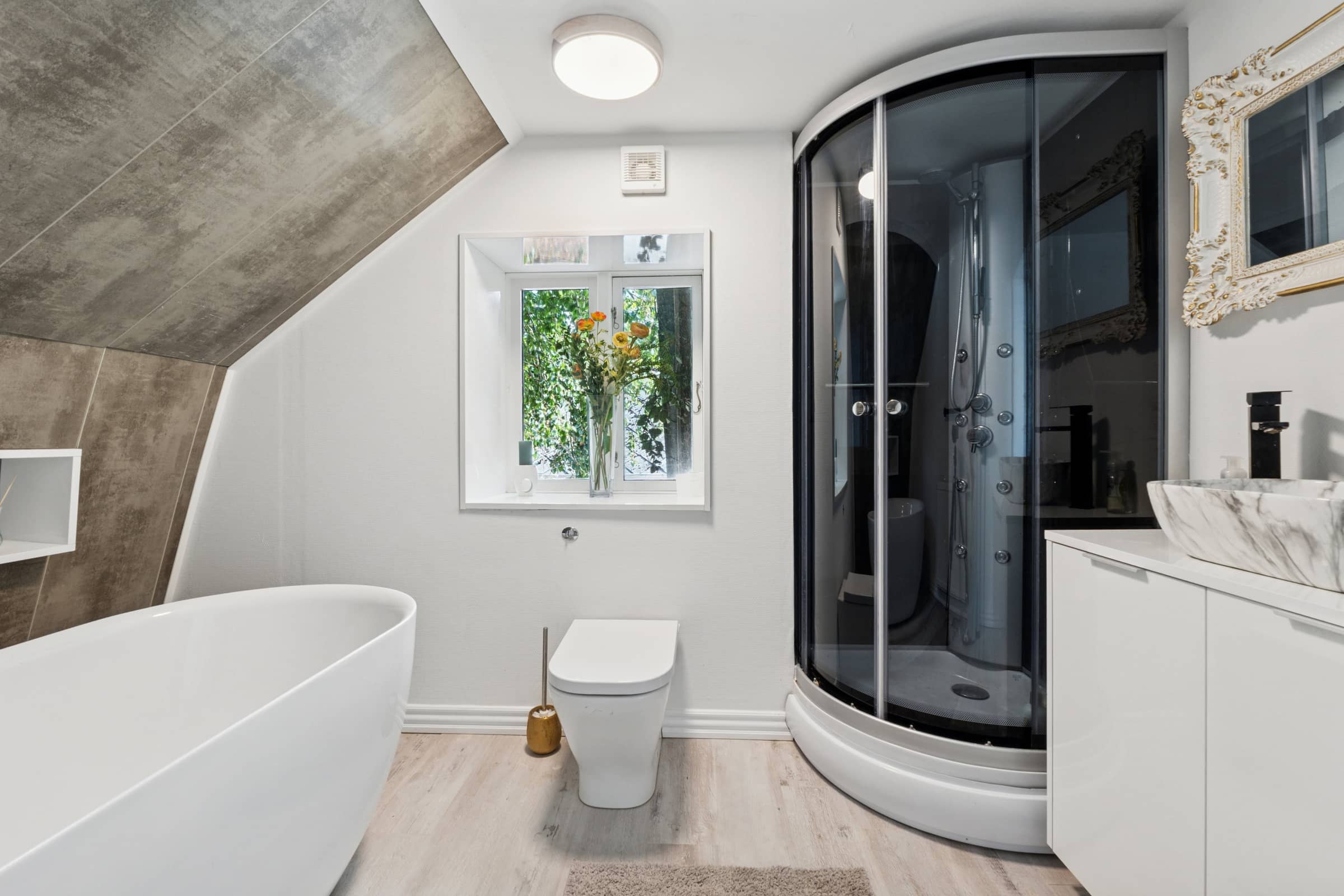 Hyggeligt og moderne hus i rolige omgivelser billede 4