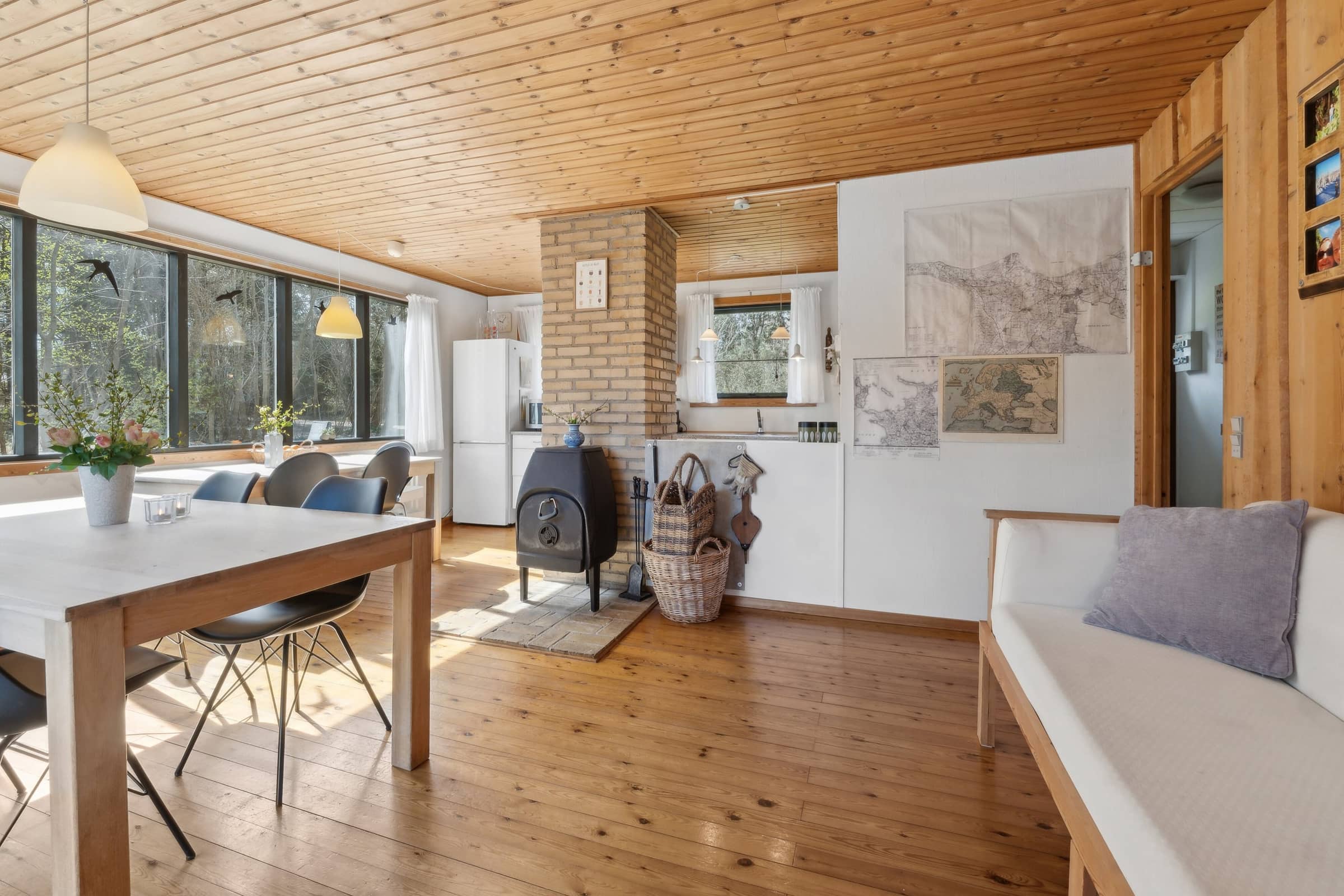 Hyggeligt sommerhus tæt på strand og byliv billede 4