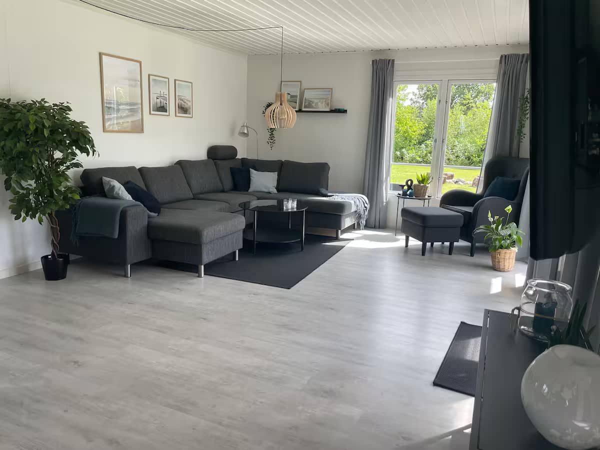 Nyrenoveret sommerhus 150 m fra fjorden. billede 5