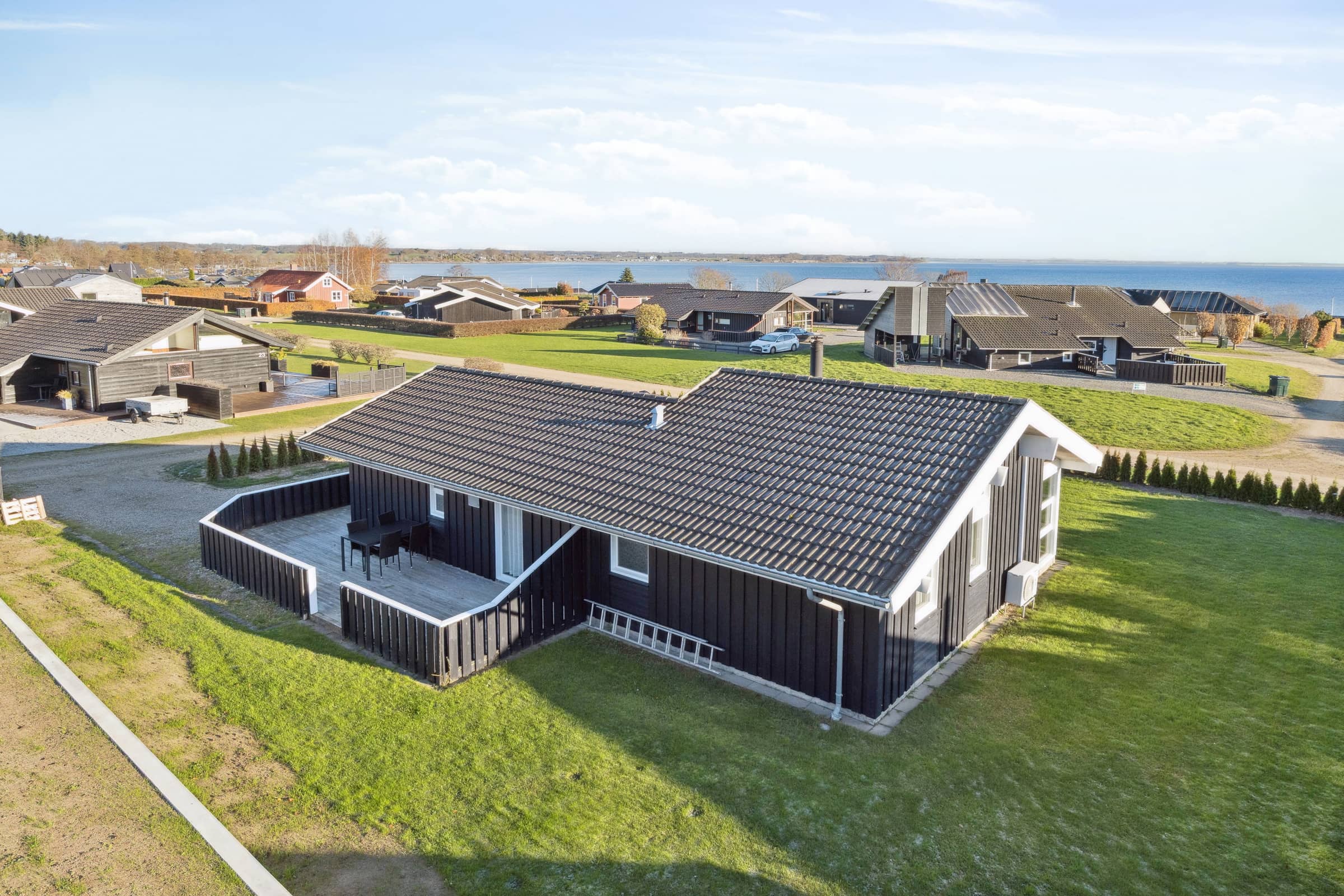 Sommerhus med havudsigt, sauna og tæt på strand billede 2