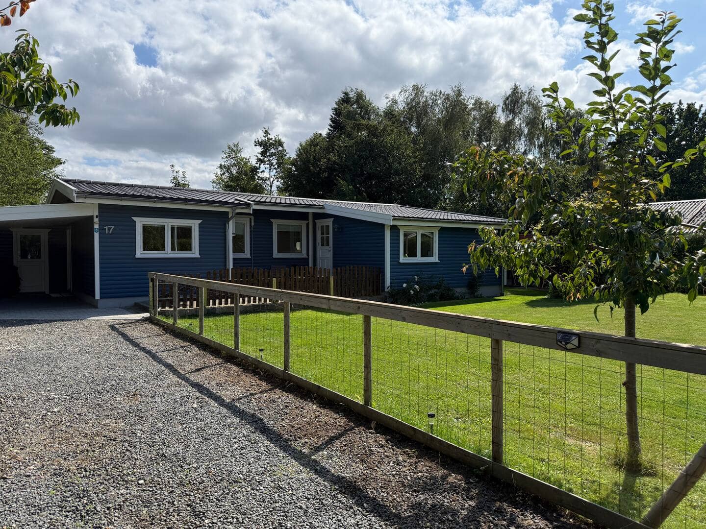 Familievenligt sommerhus nær skov og slot billede 4