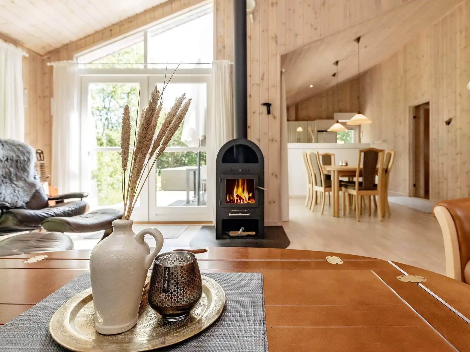 Hyggeligt sommerhus med spa og brændeovn billede 2