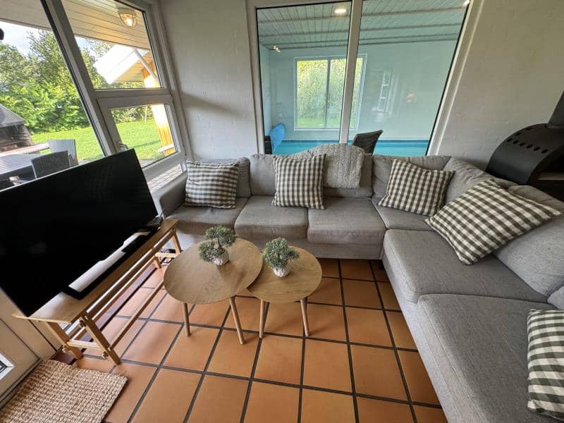Familievenligt poolhus tæt på Marielyst Strand billede 5