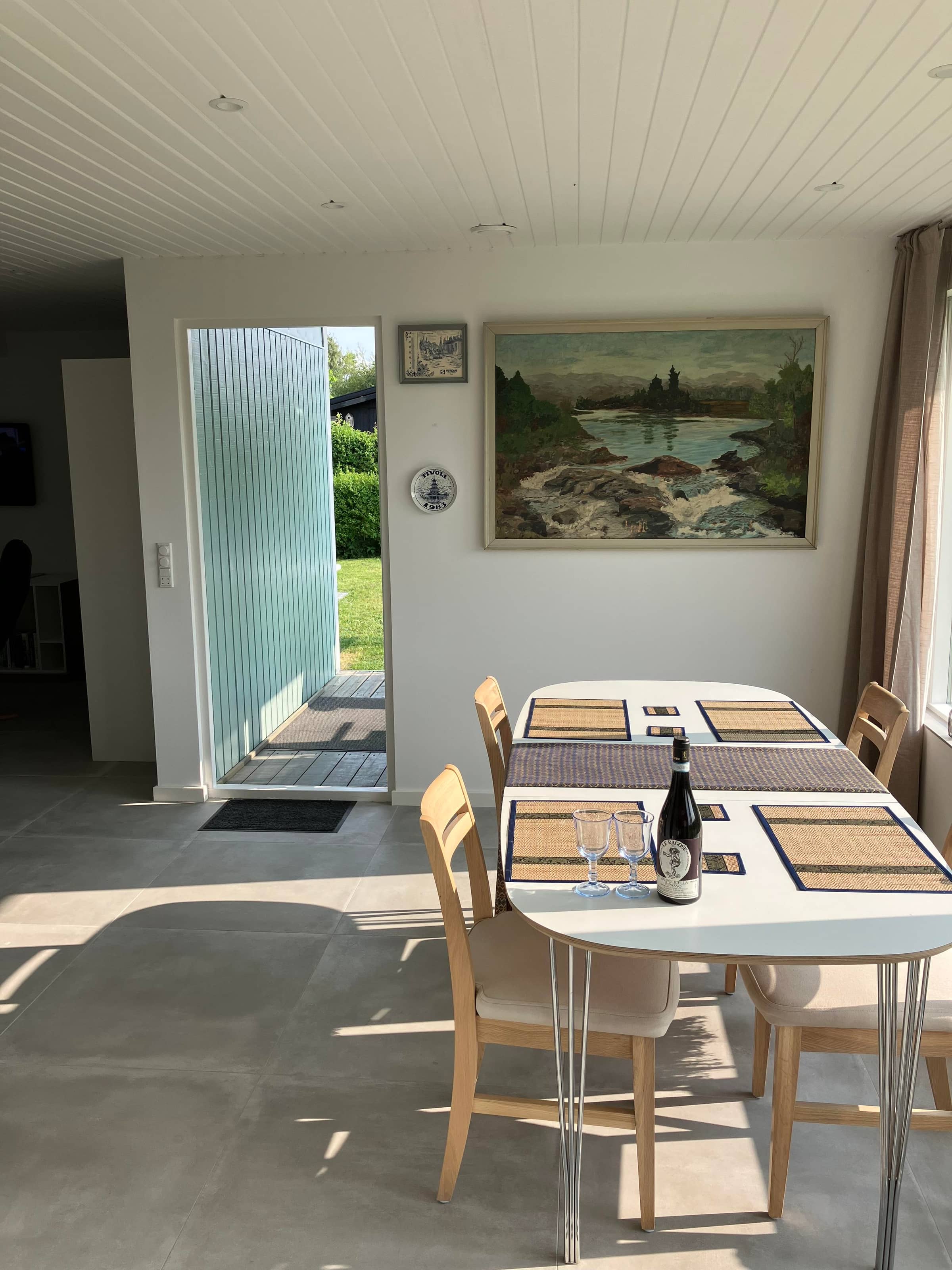 Nyrenoveret hus tæt på naturen billede 5