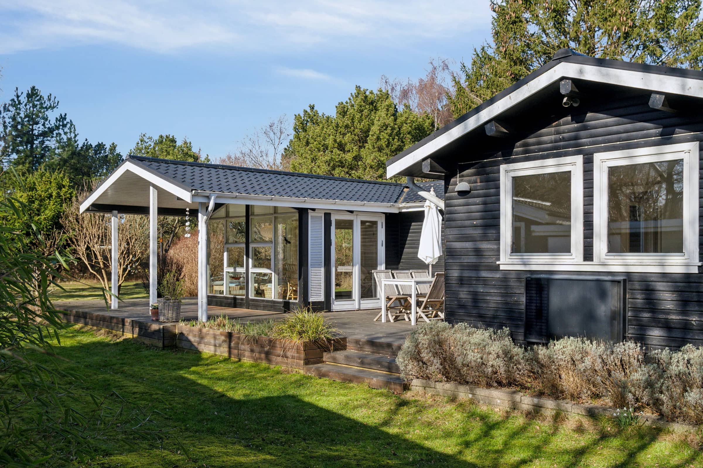 Charmerende sommerhus tæt på havet billede 2