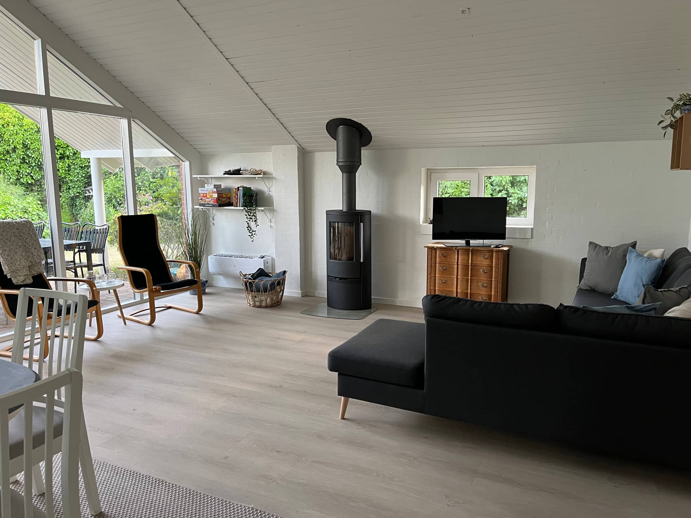 Dejligt feriehus -  350 mfra Høll Strand billede 4