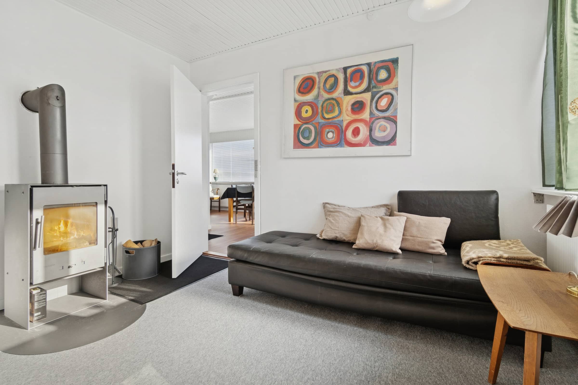 Centraltbeliggende byhus med havn- og havudsigt. billede 2