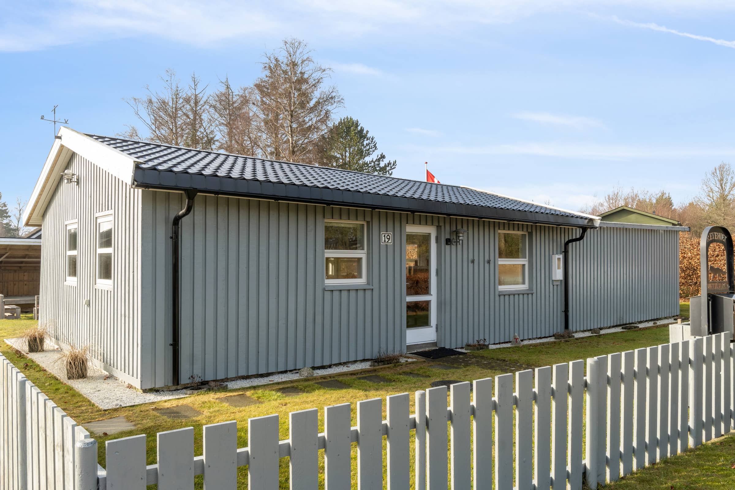 Hyggeligt sommerhus med anneks tæt på Hou og hav billede 2