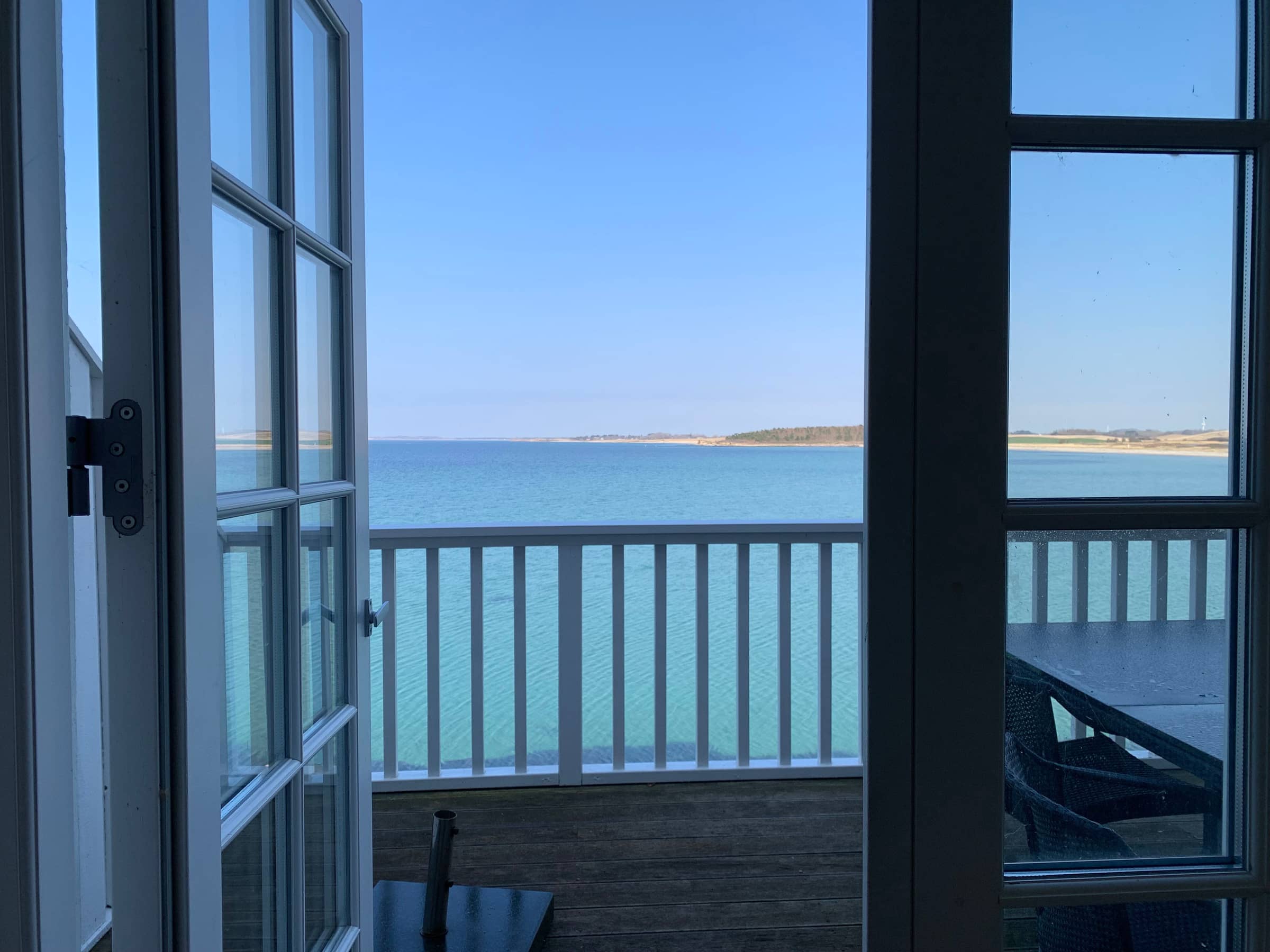 Sommerhus ved hav og børnevenlig strand billede 2