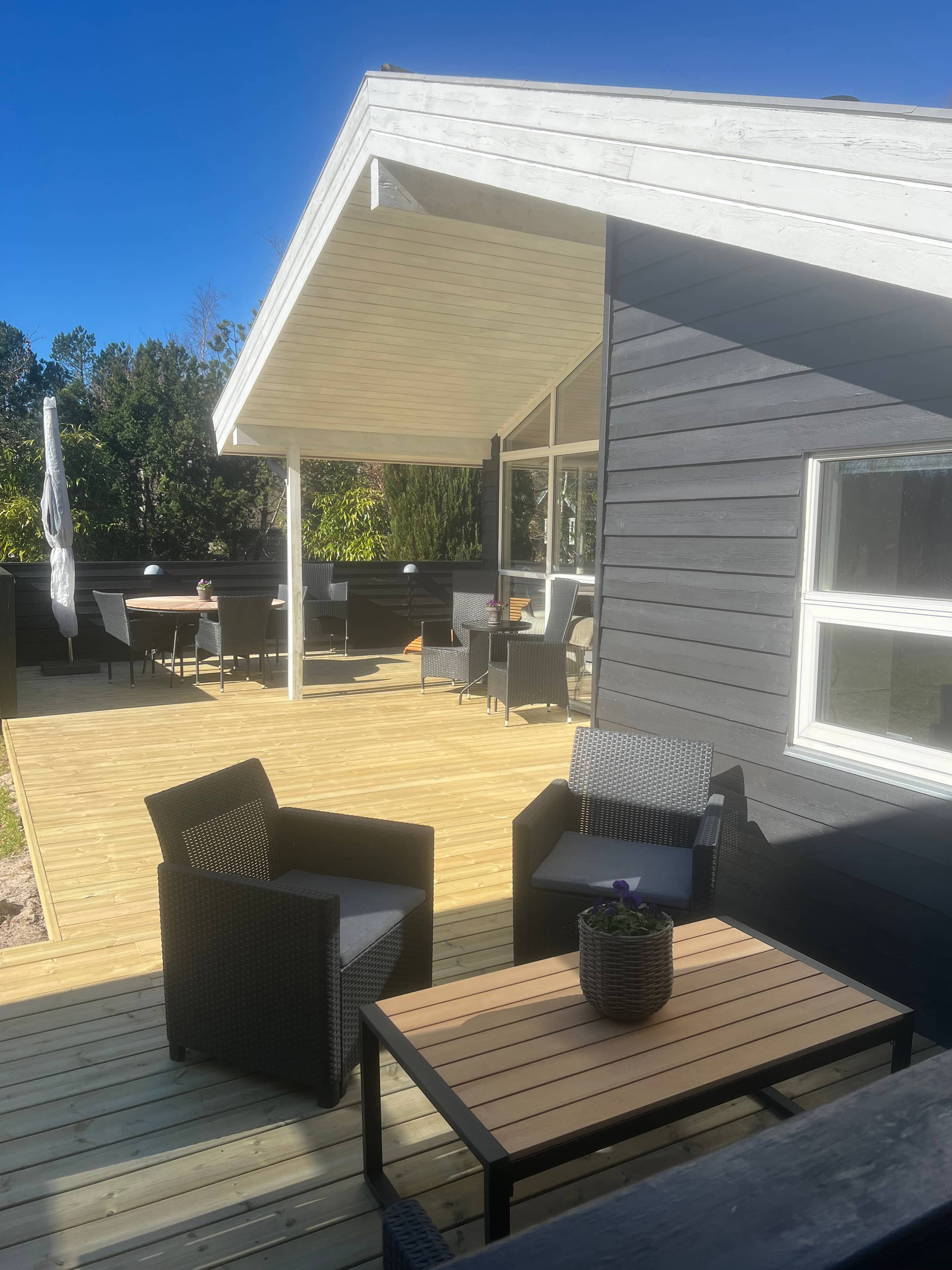 Feriehus med anneks og overdækket terrasse billede 5