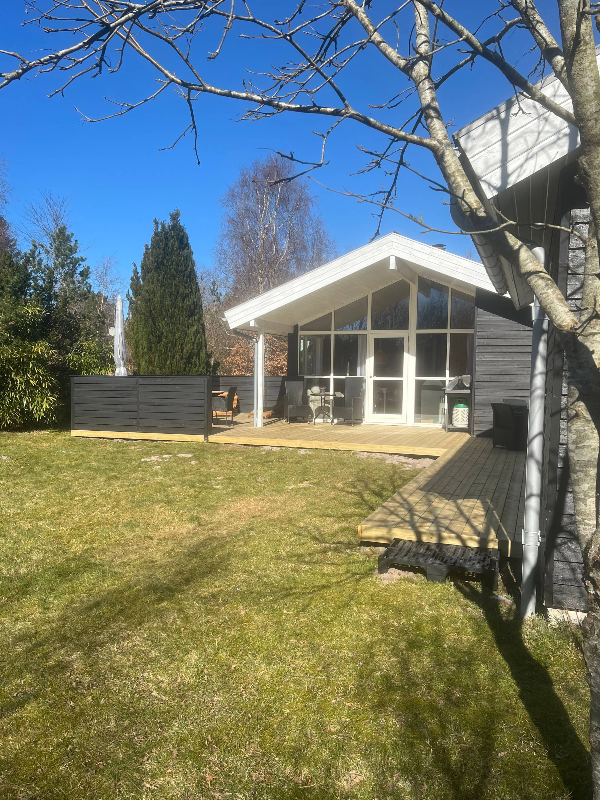 Feriehus med anneks og overdækket terrasse billede 2