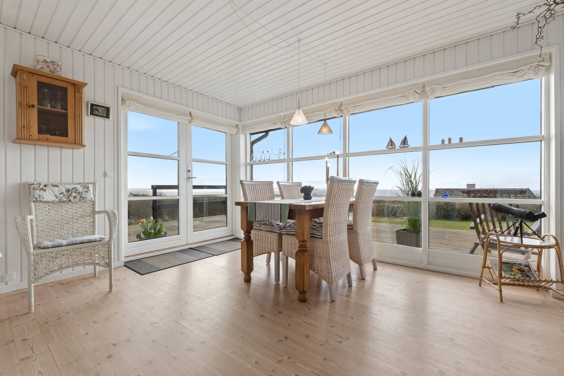 Pragtfuldt sommerhus med panoramaudsigt. billede 4